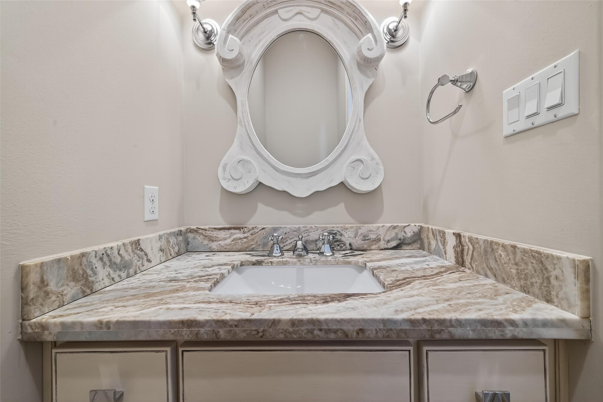 7504 Flowerdale Street