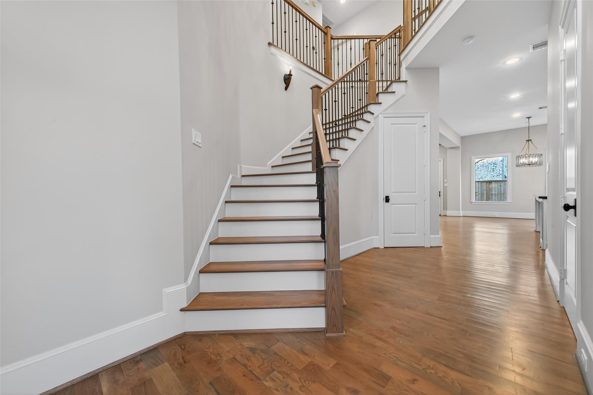 7504 Flowerdale Street