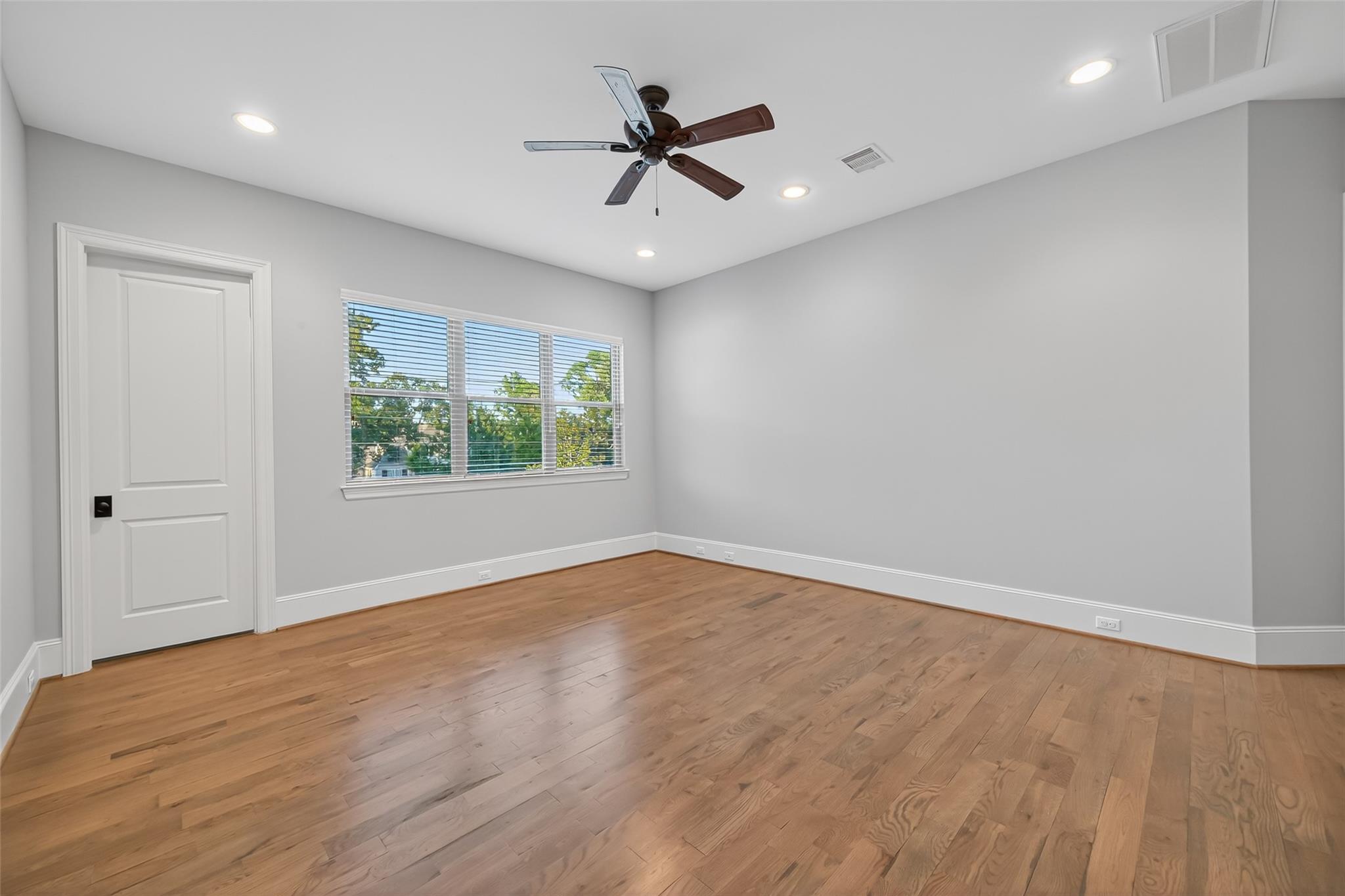 7504 Flowerdale Street