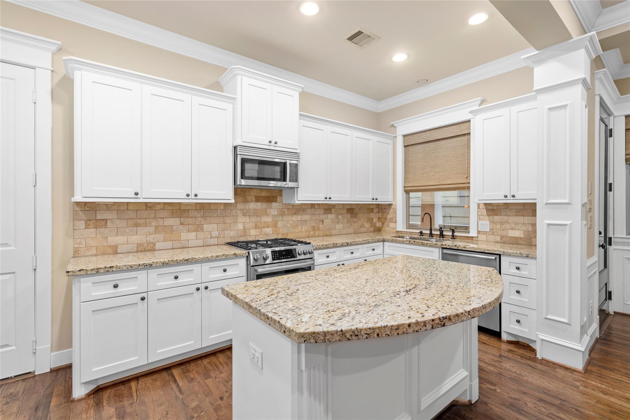 412 W 25th Street