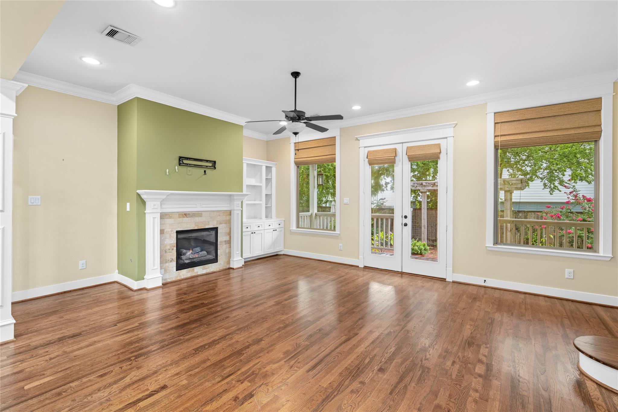 412 W 25th Street