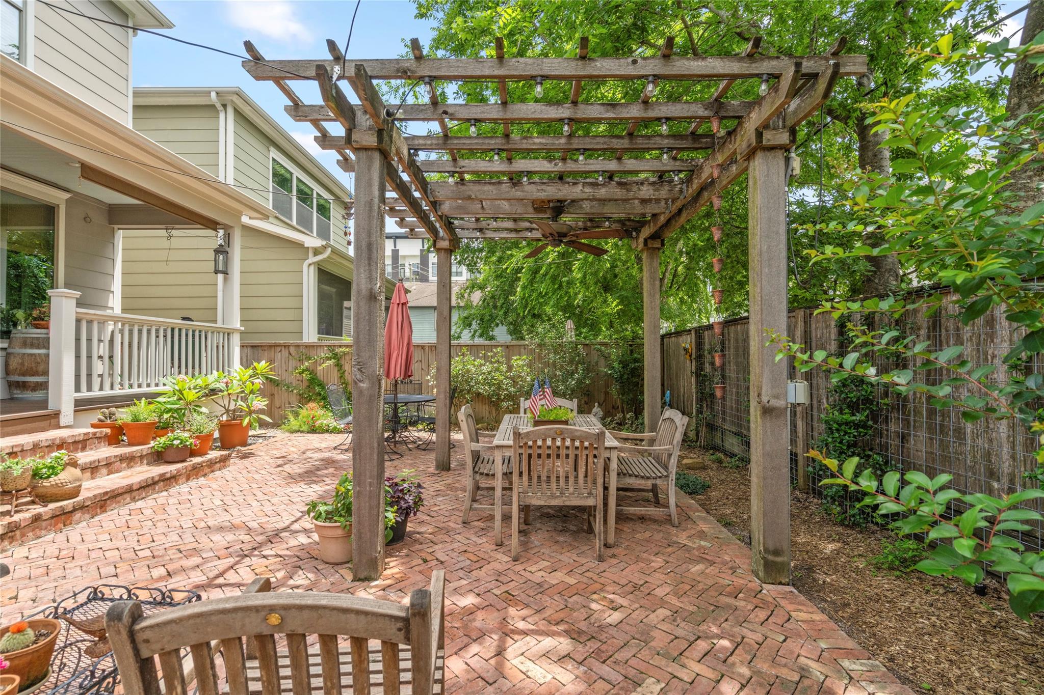 412 W 25th Street