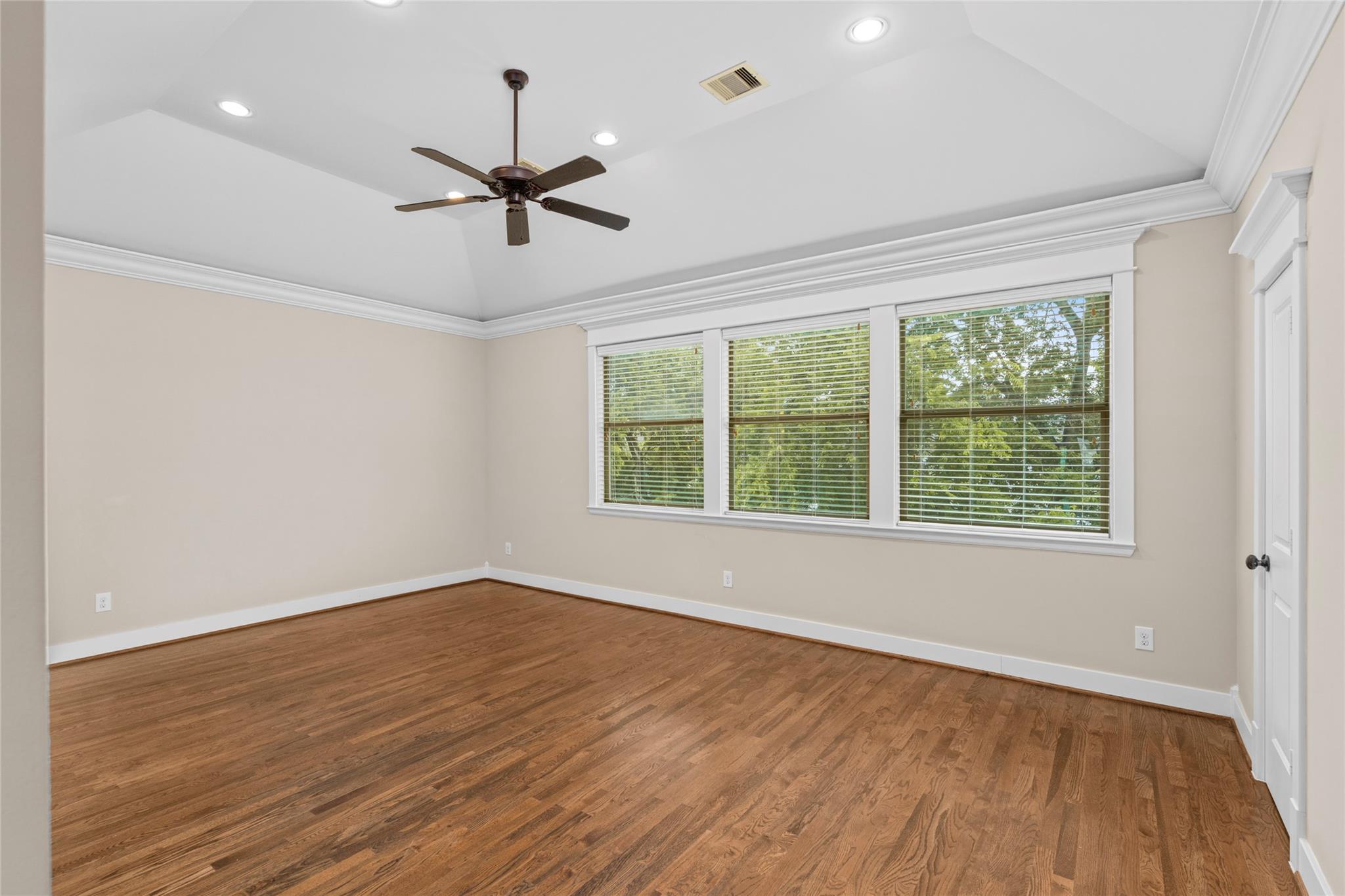 412 W 25th Street