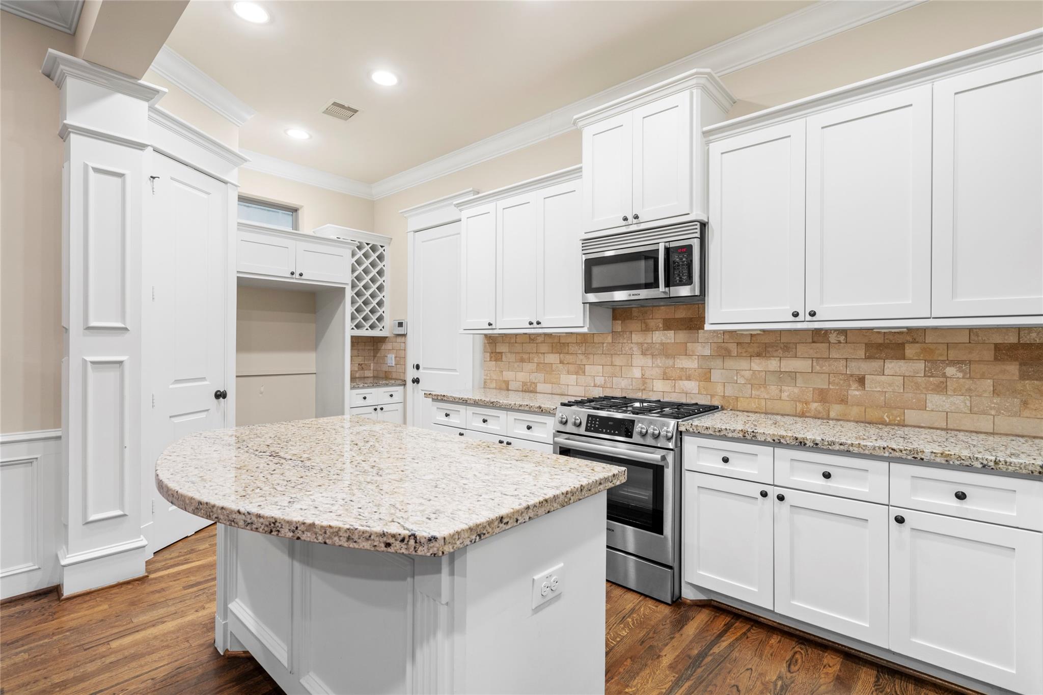 412 W 25th Street