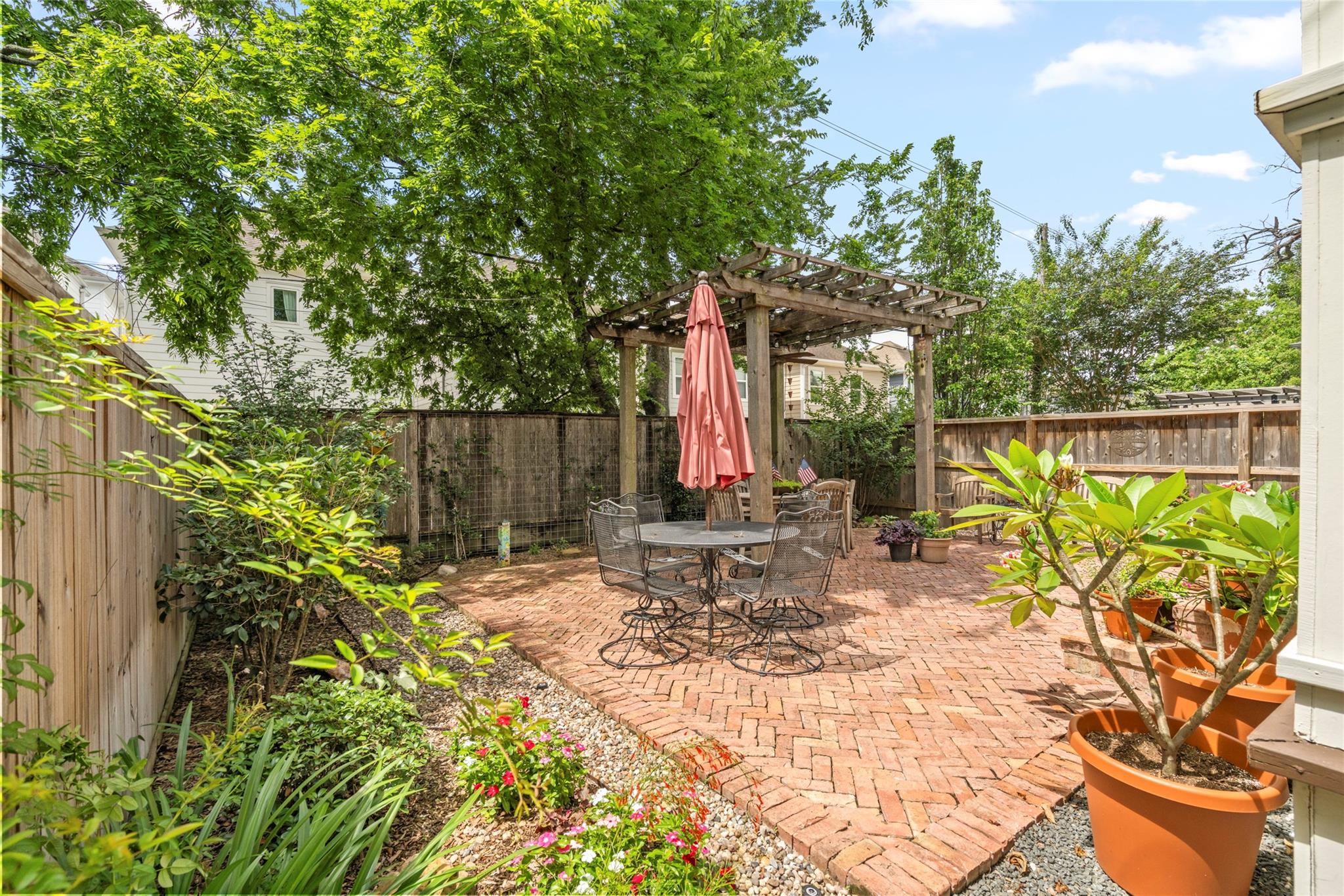 412 W 25th Street