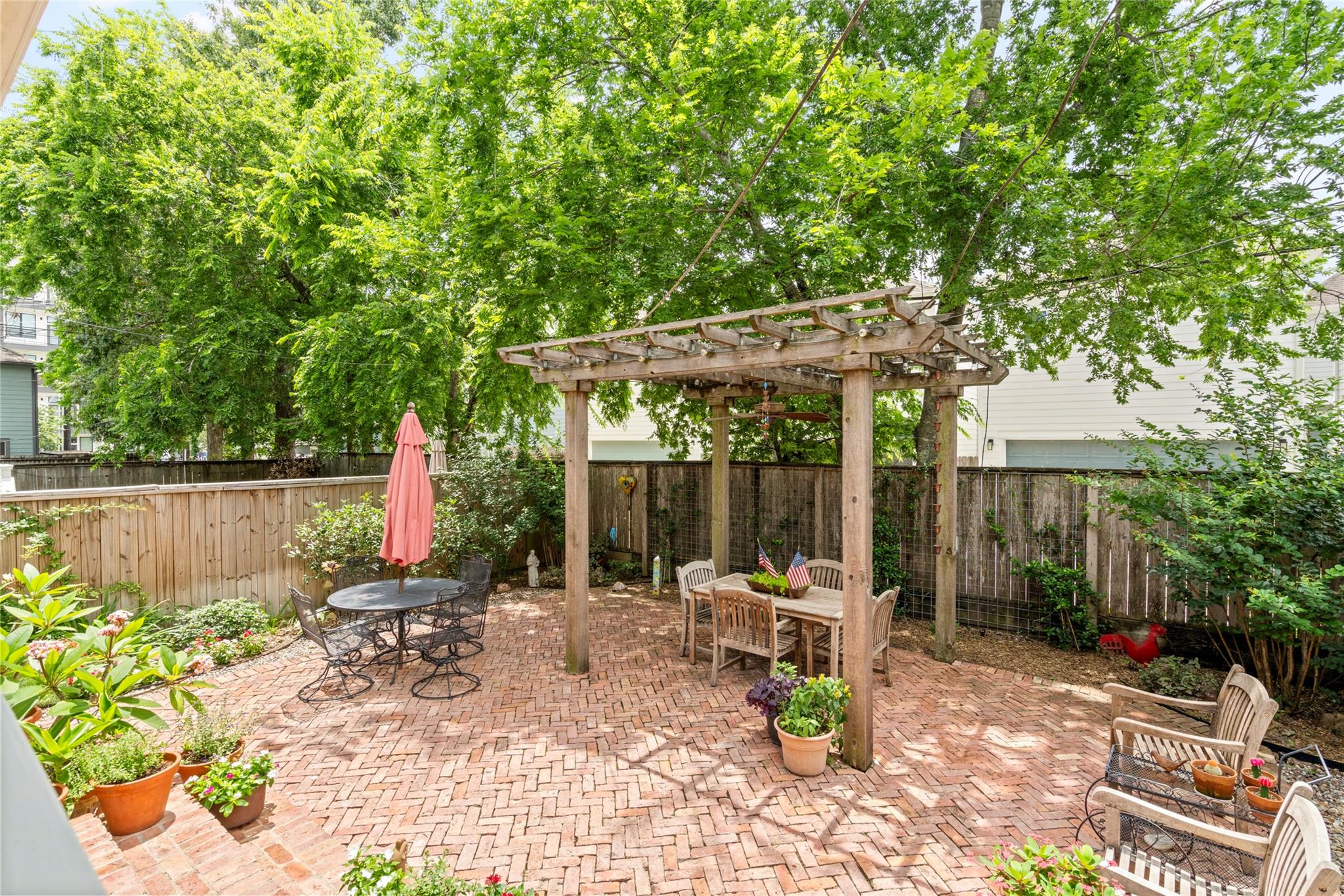 412 W 25th Street