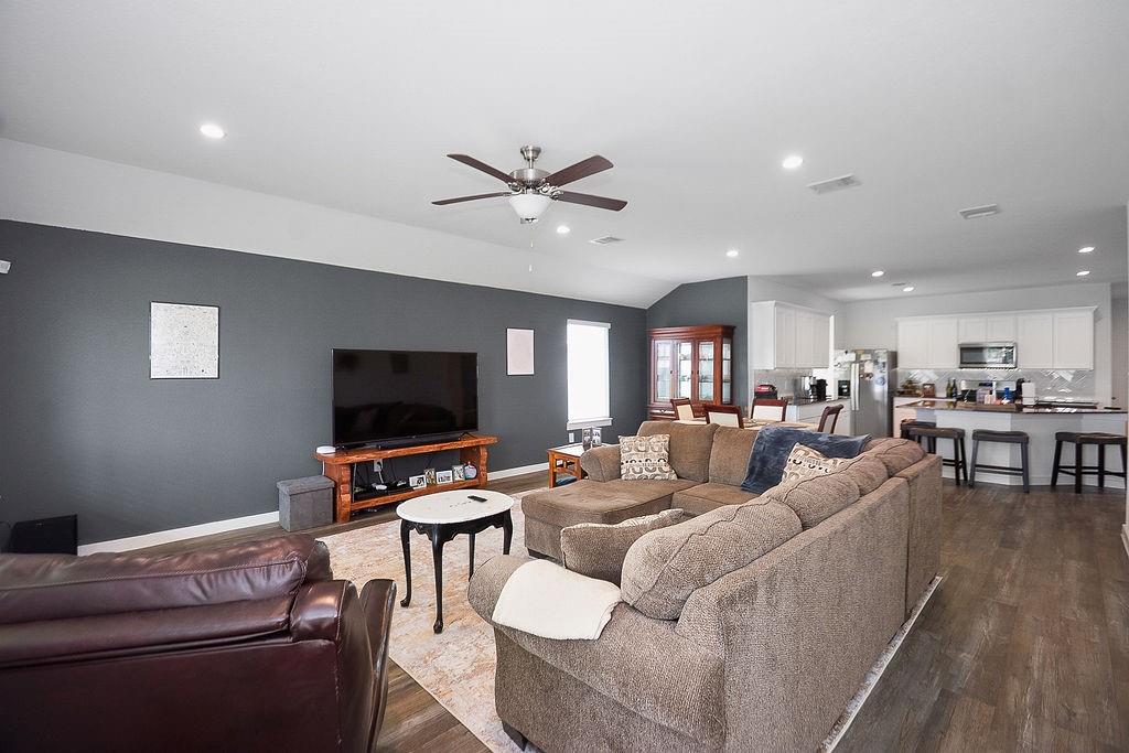 8938 Colicroot Drive