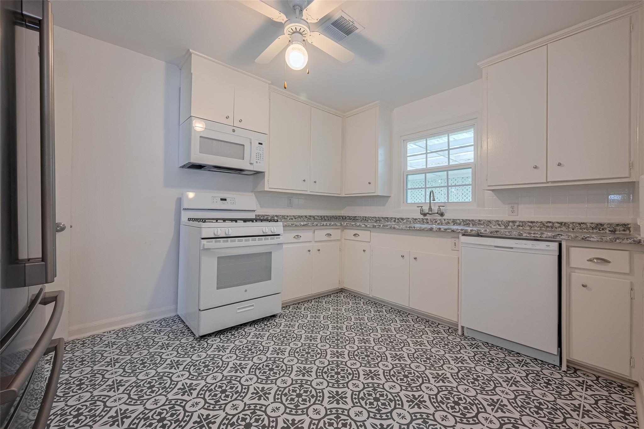 5513 Fairdale Lane