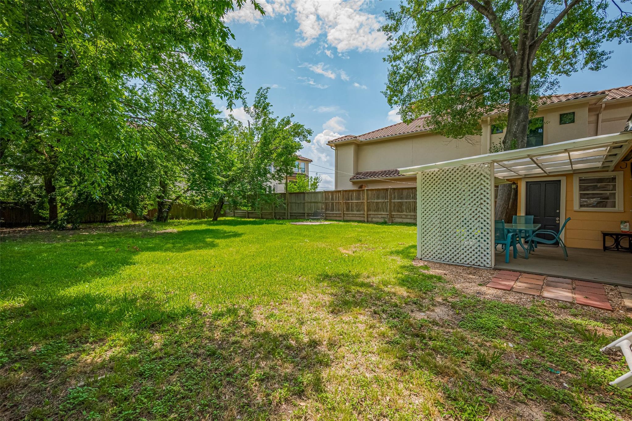 5513 Fairdale Lane