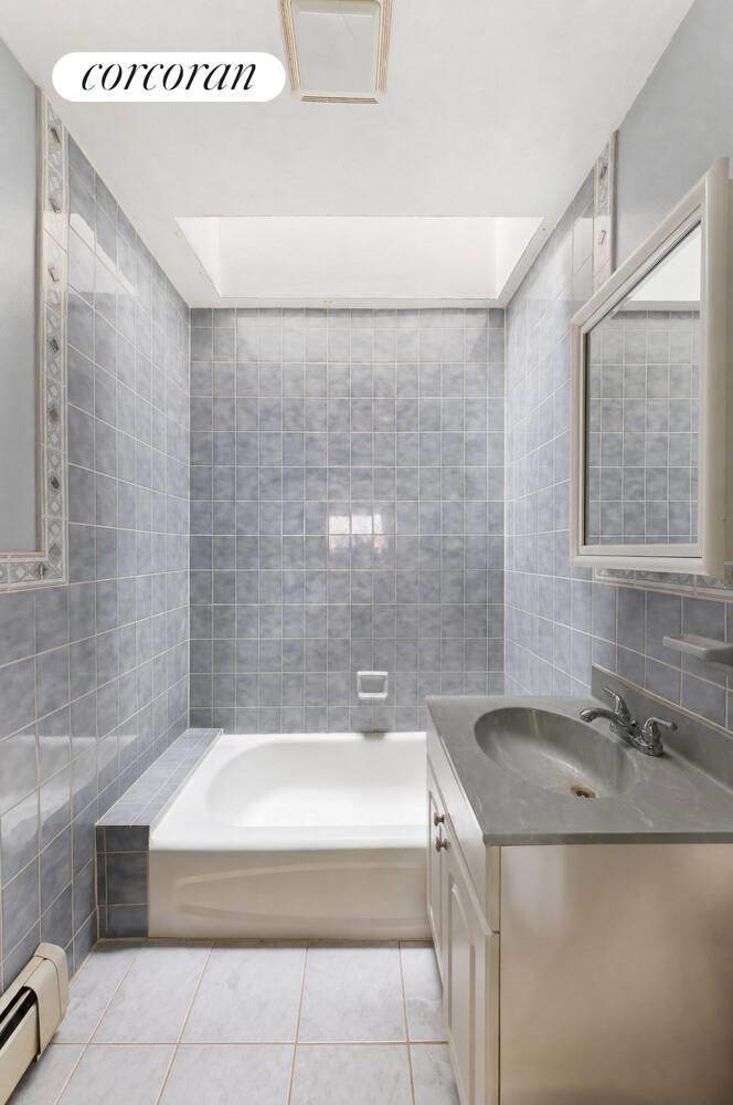 135 W 122ND Street