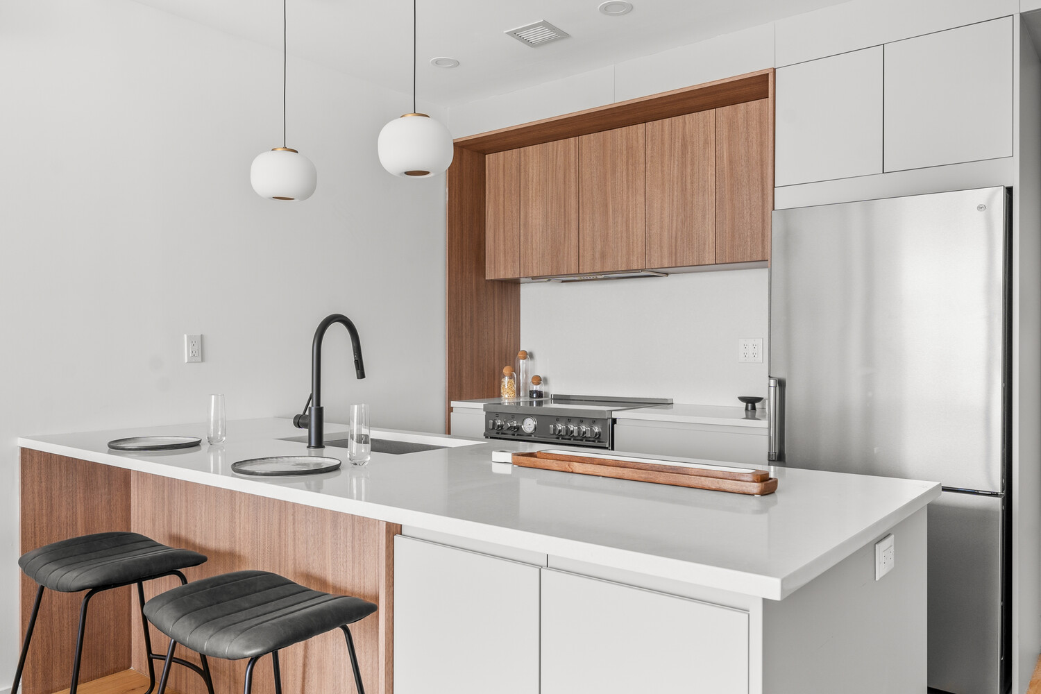 14-35 BROADWAY 5A