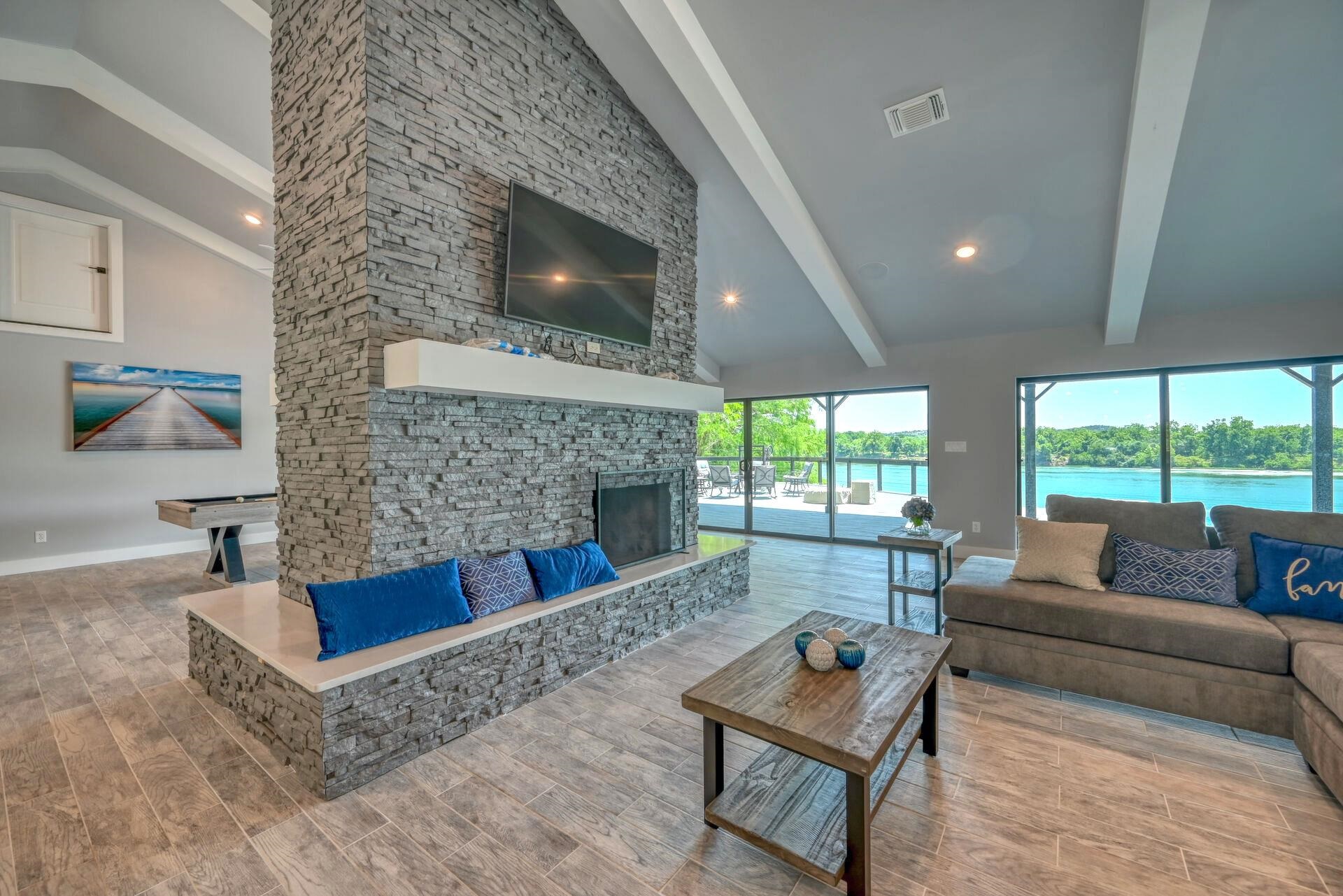 3120 RIVER OAKS