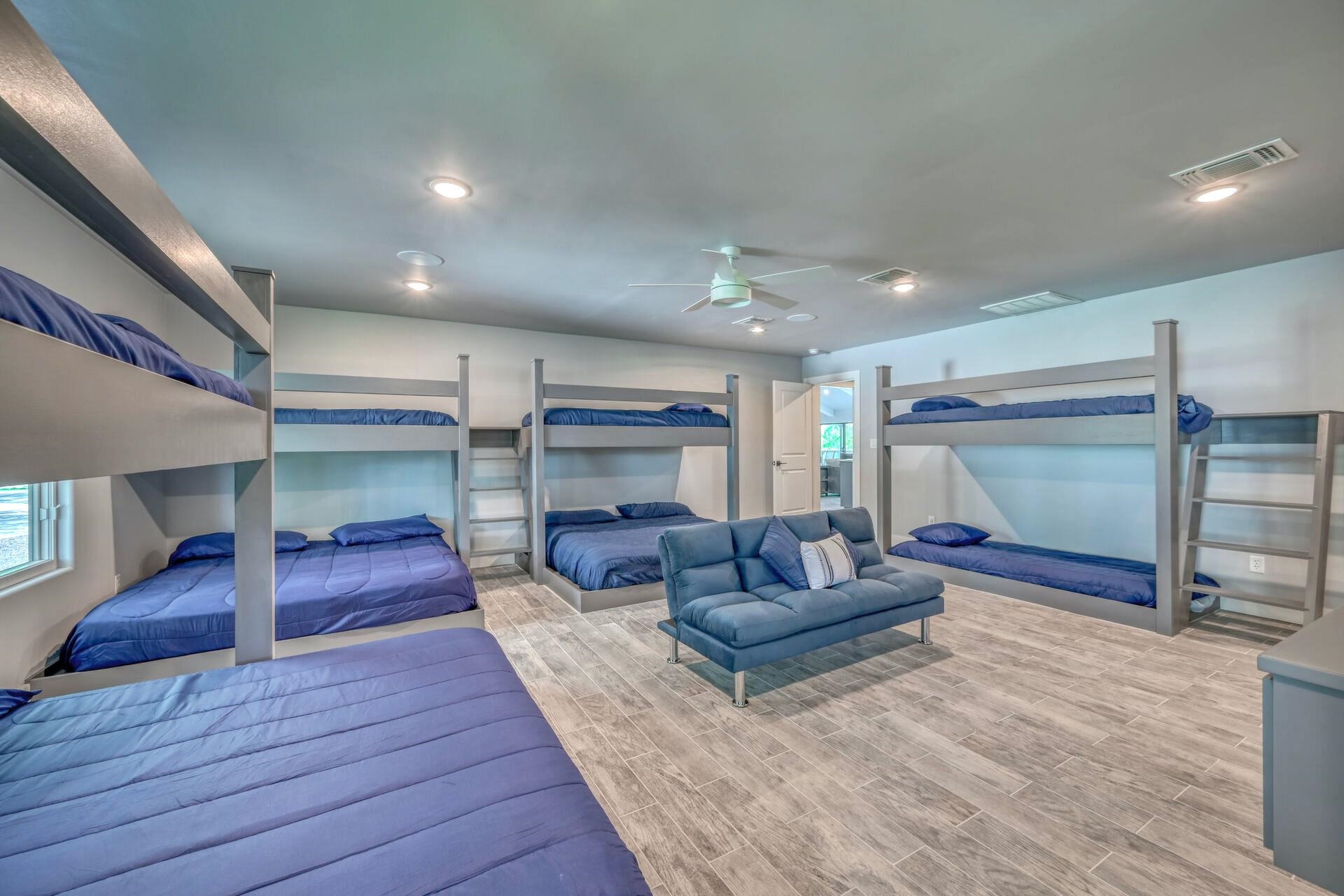 3120 RIVER OAKS