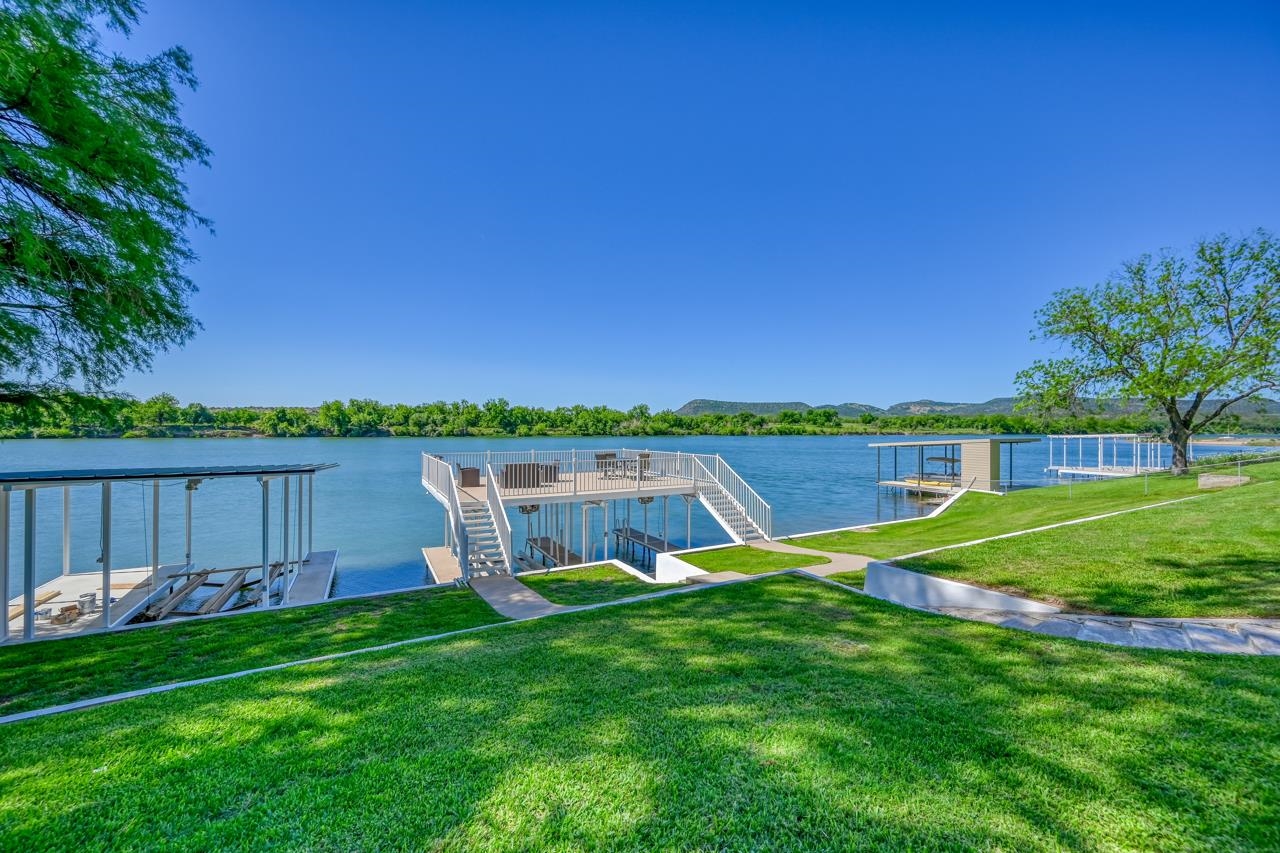 3120 RIVER OAKS
