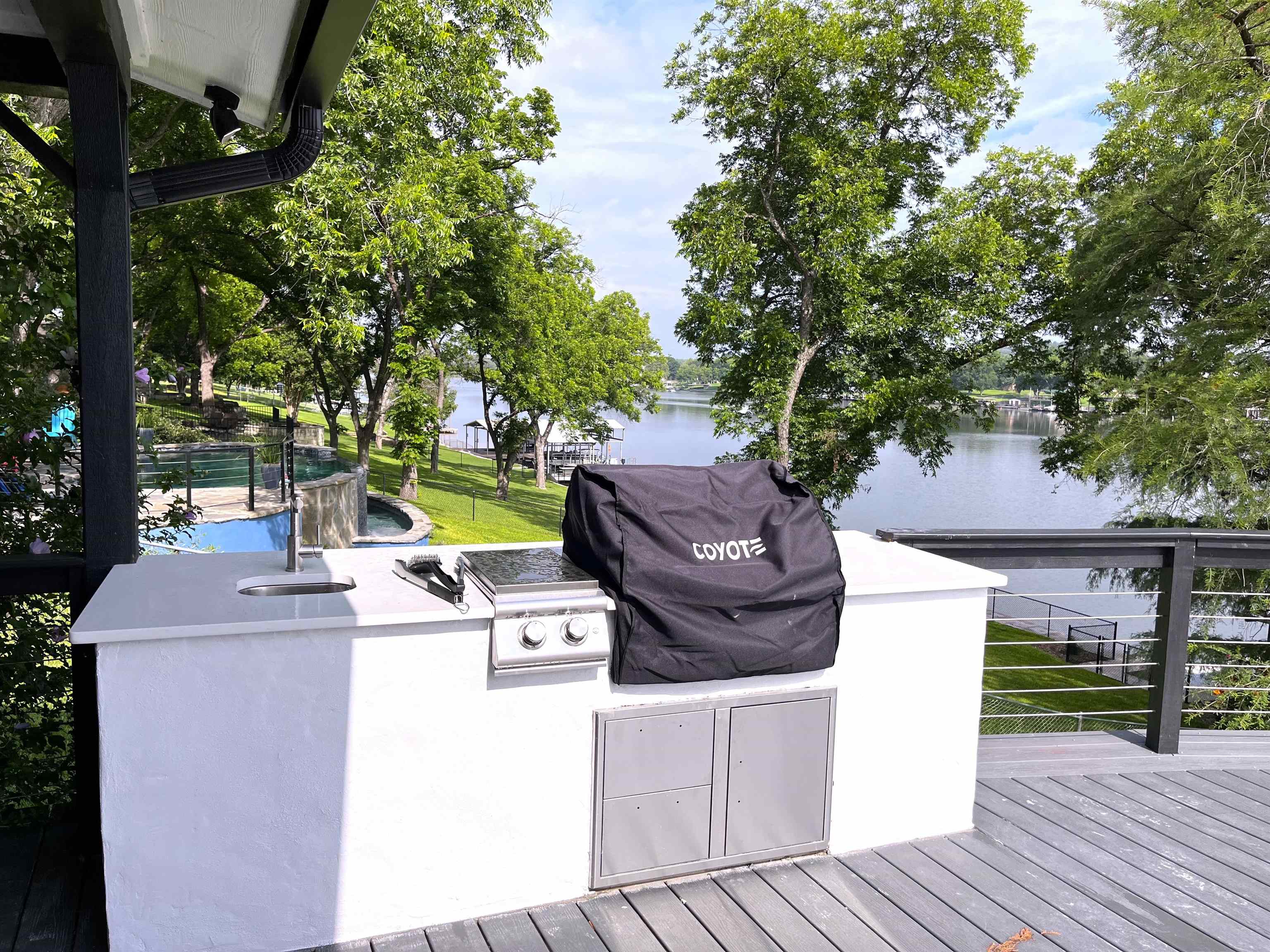 3120 RIVER OAKS