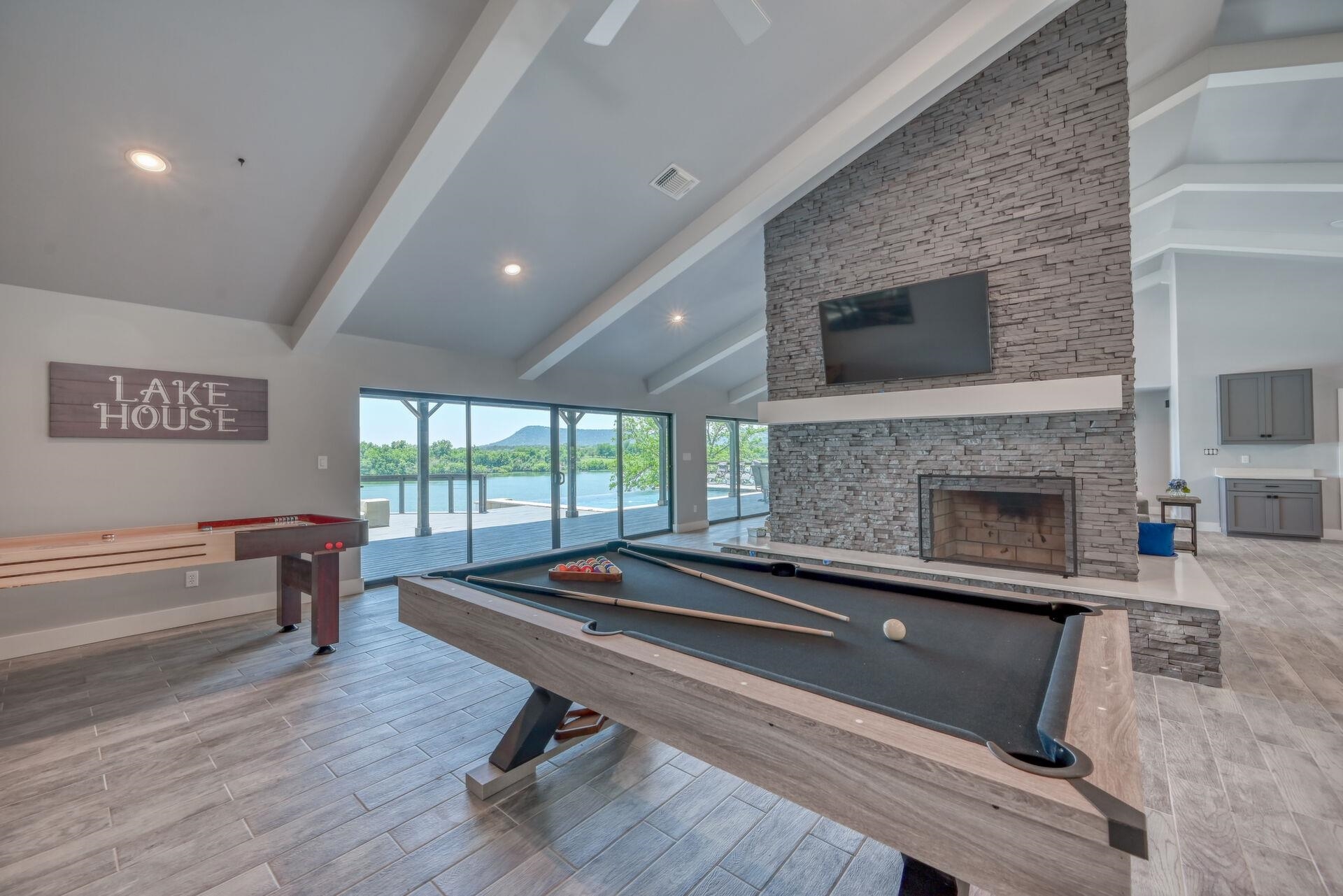 3120 RIVER OAKS
