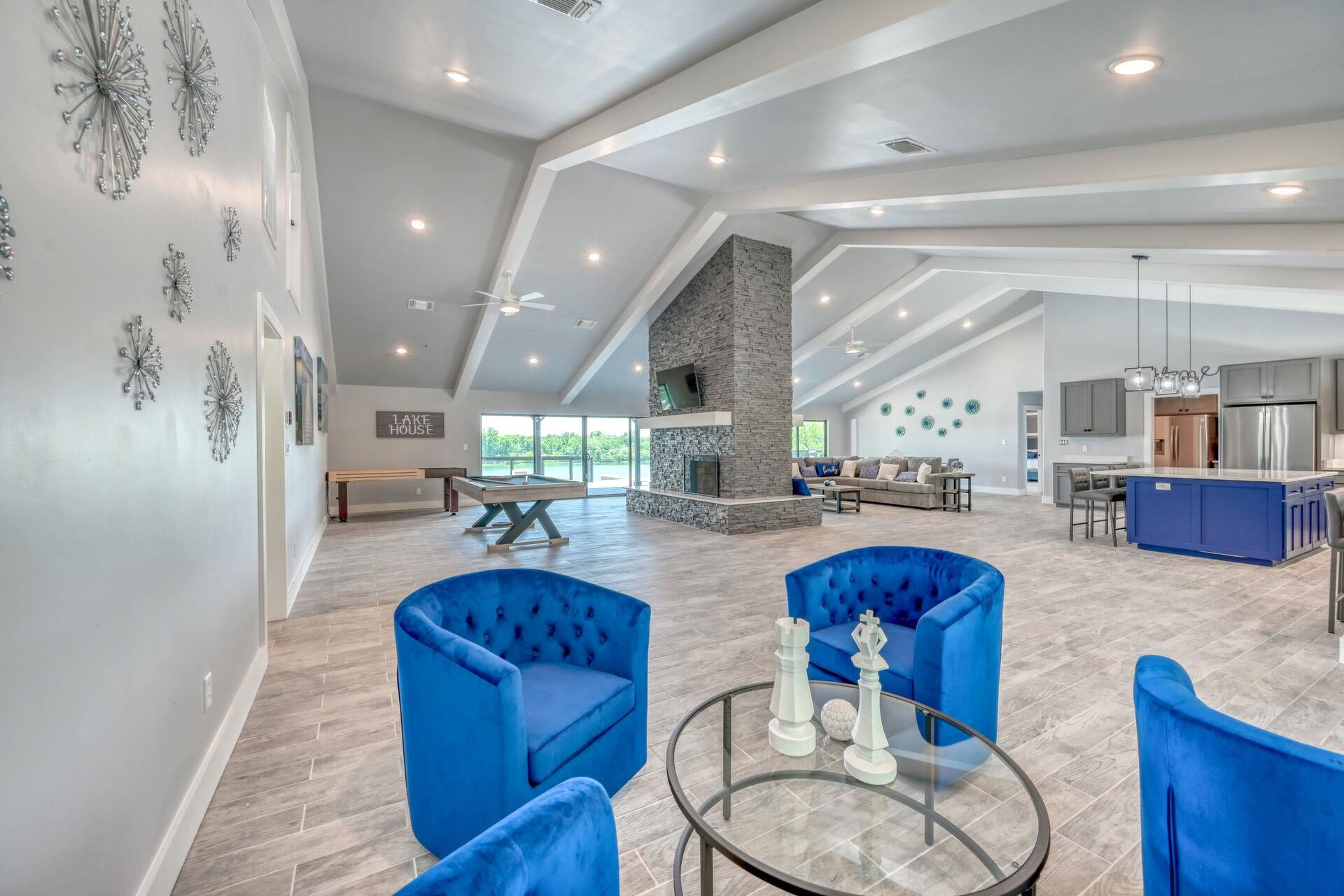 3120 RIVER OAKS
