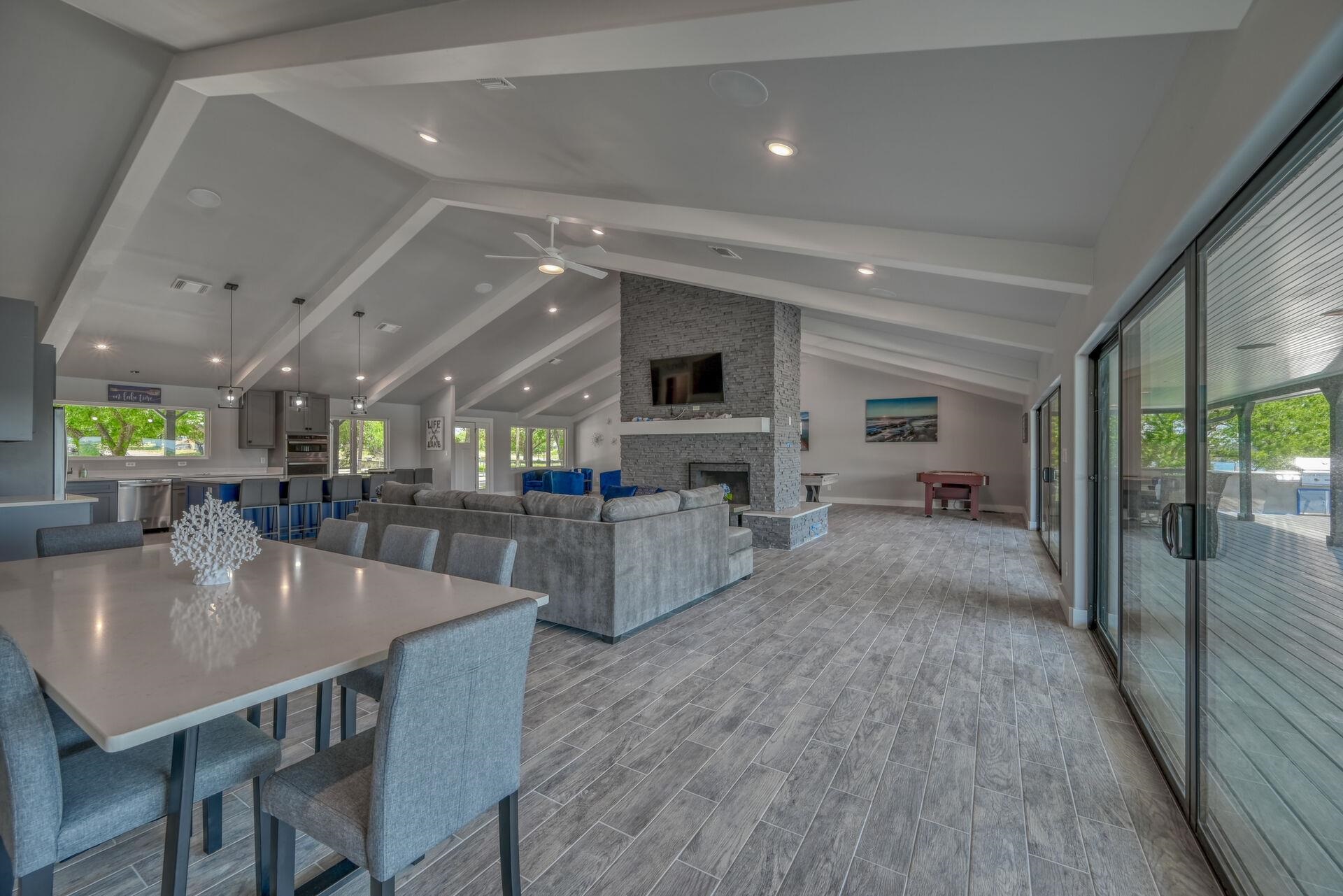 3120 RIVER OAKS