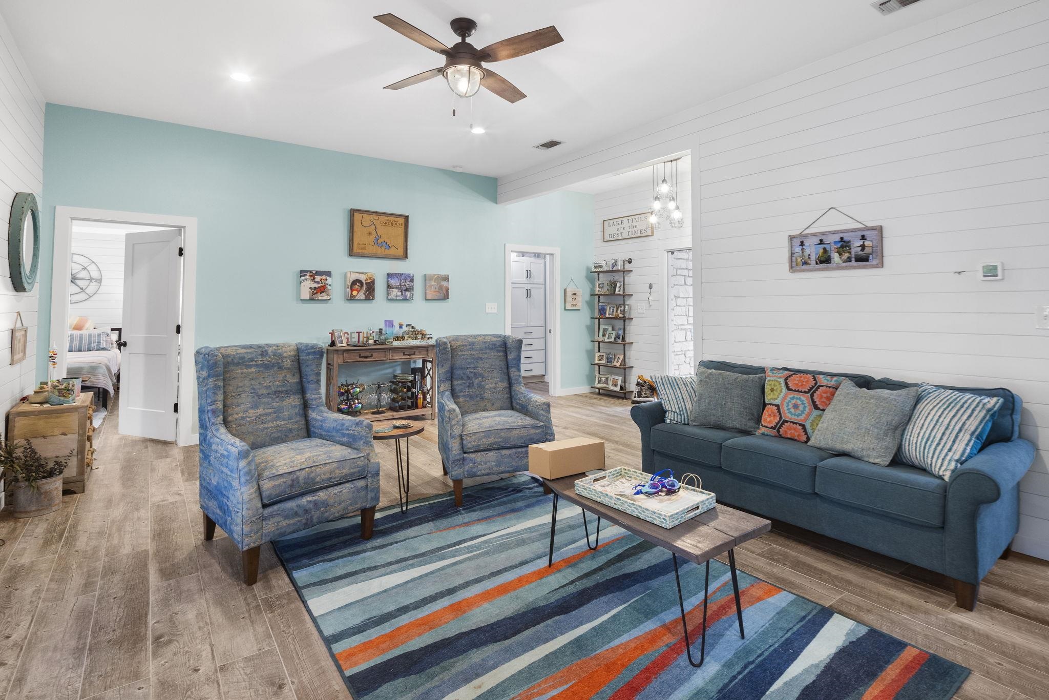 2740 WILLIAMS LAKESHORE