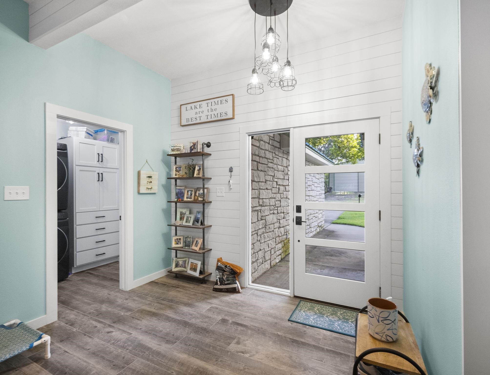 2740 WILLIAMS LAKESHORE