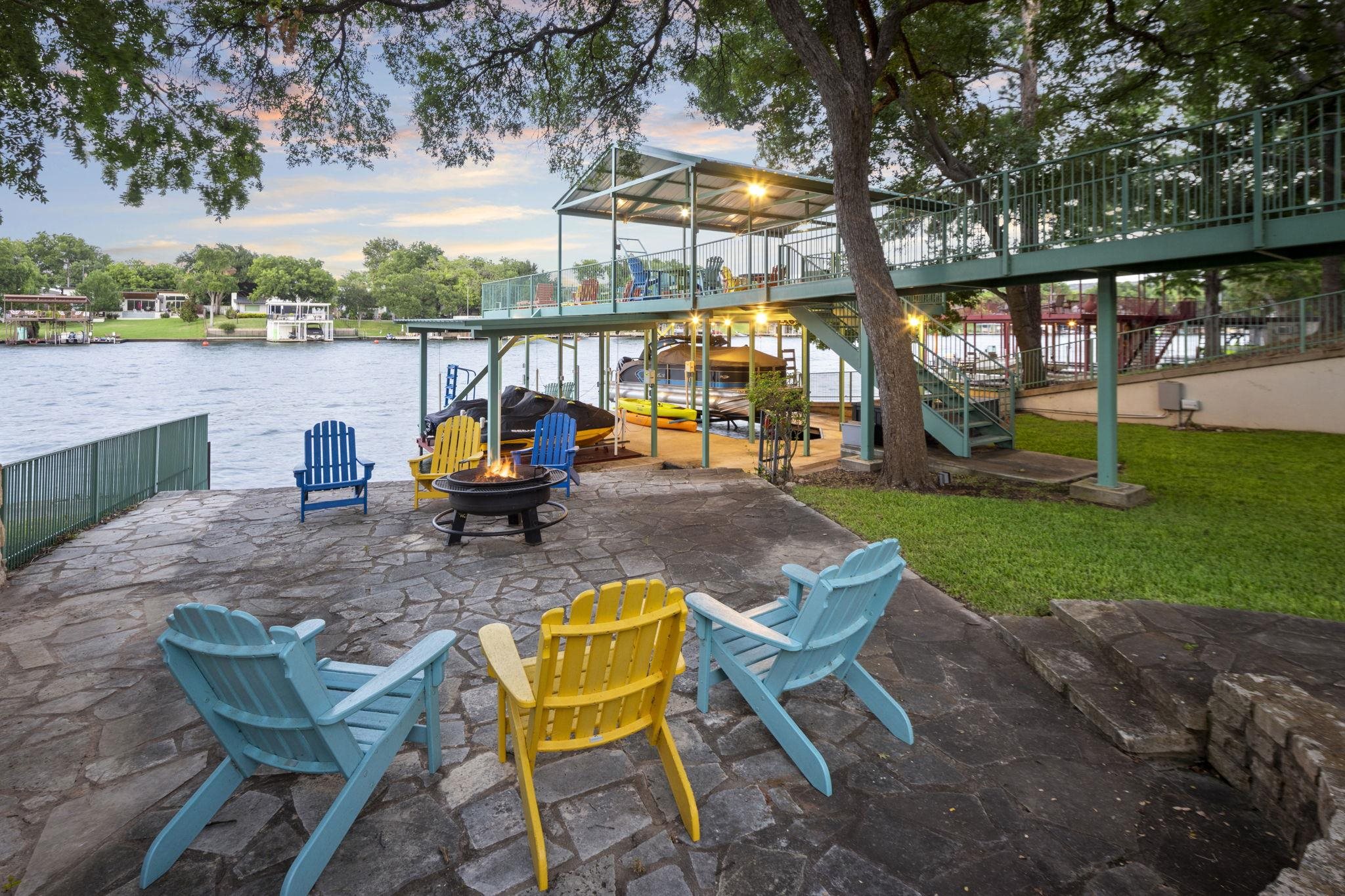 2740 WILLIAMS LAKESHORE