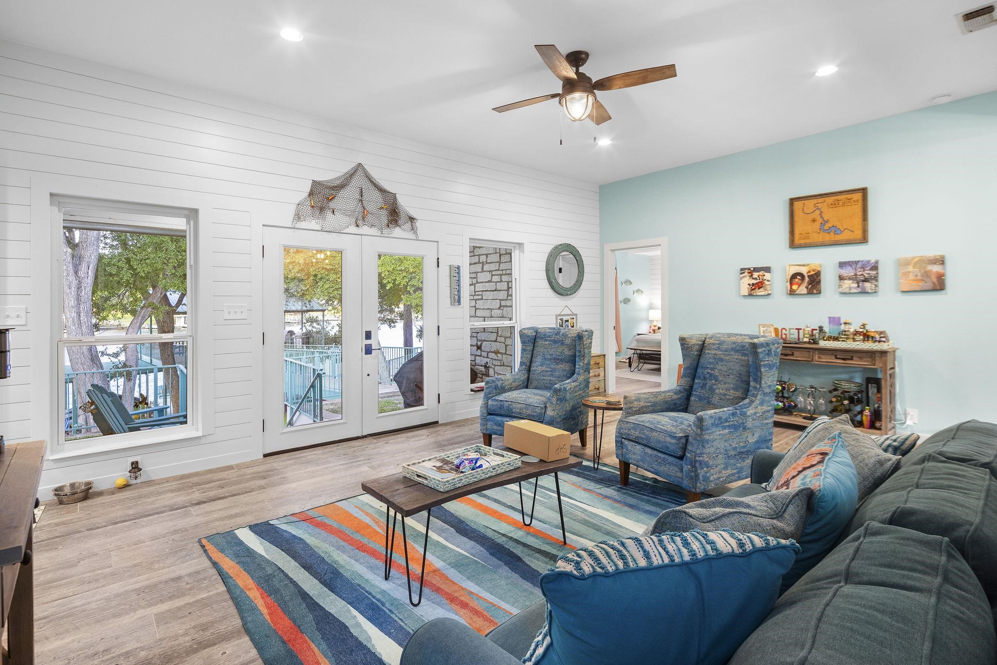 2740 WILLIAMS LAKESHORE