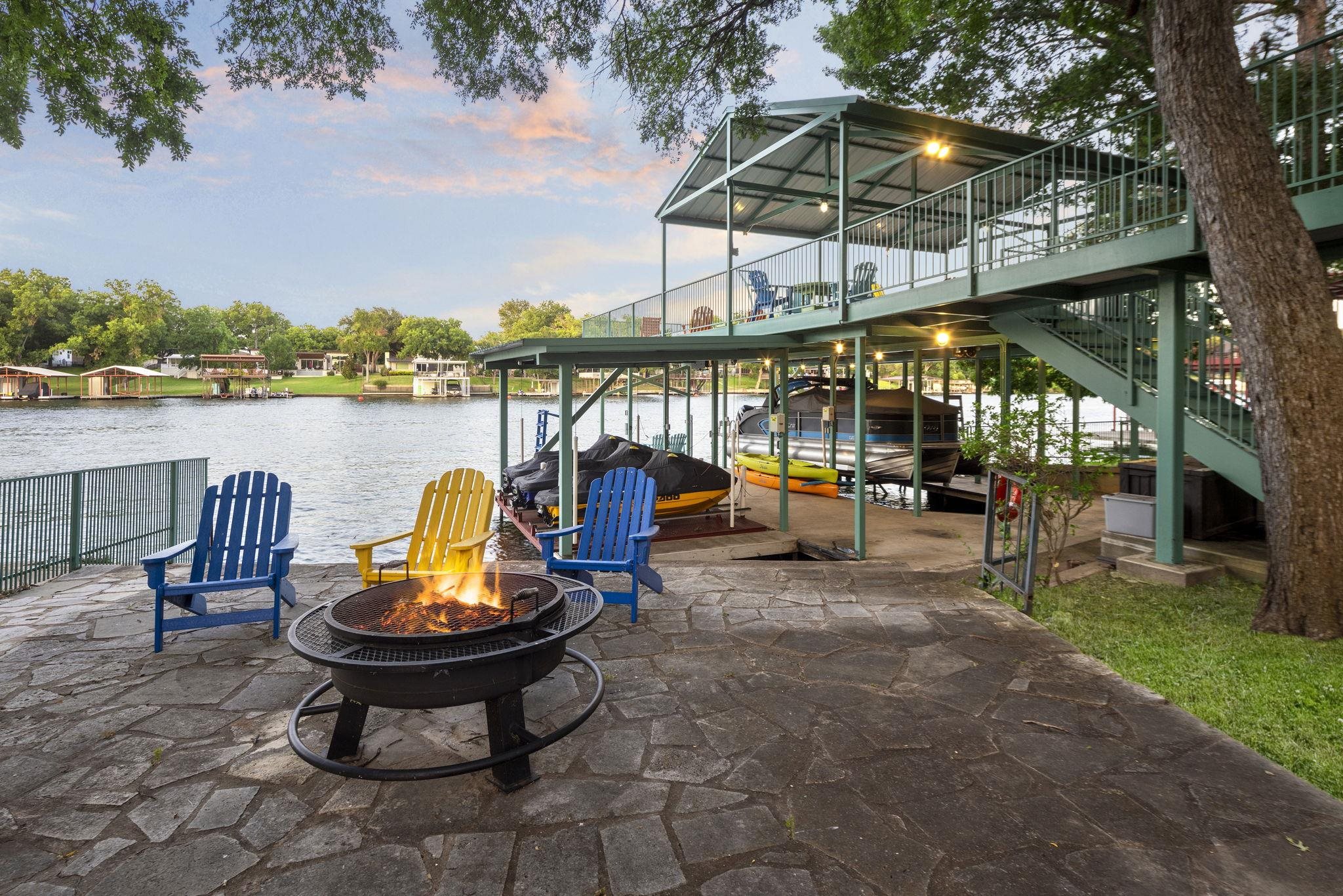 2740 WILLIAMS LAKESHORE