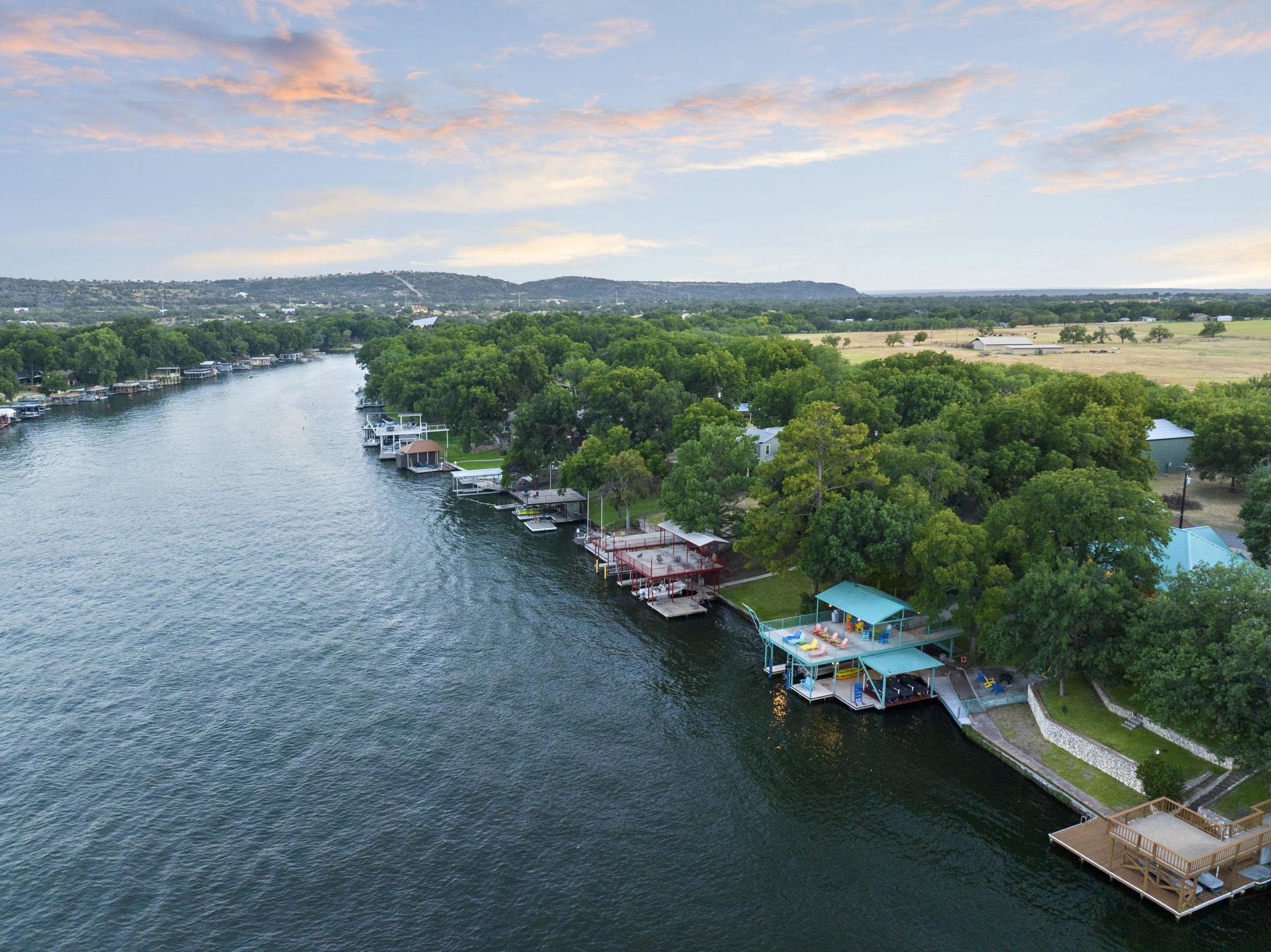 2740 WILLIAMS LAKESHORE