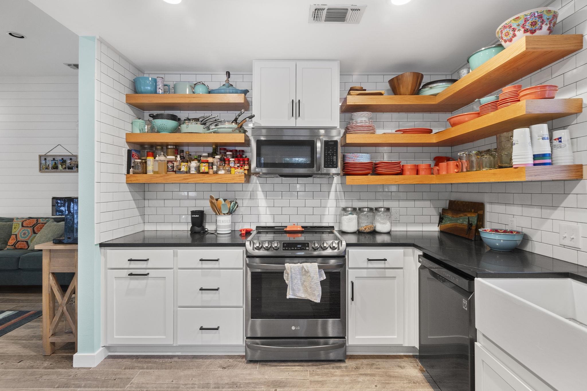 2740 WILLIAMS LAKESHORE