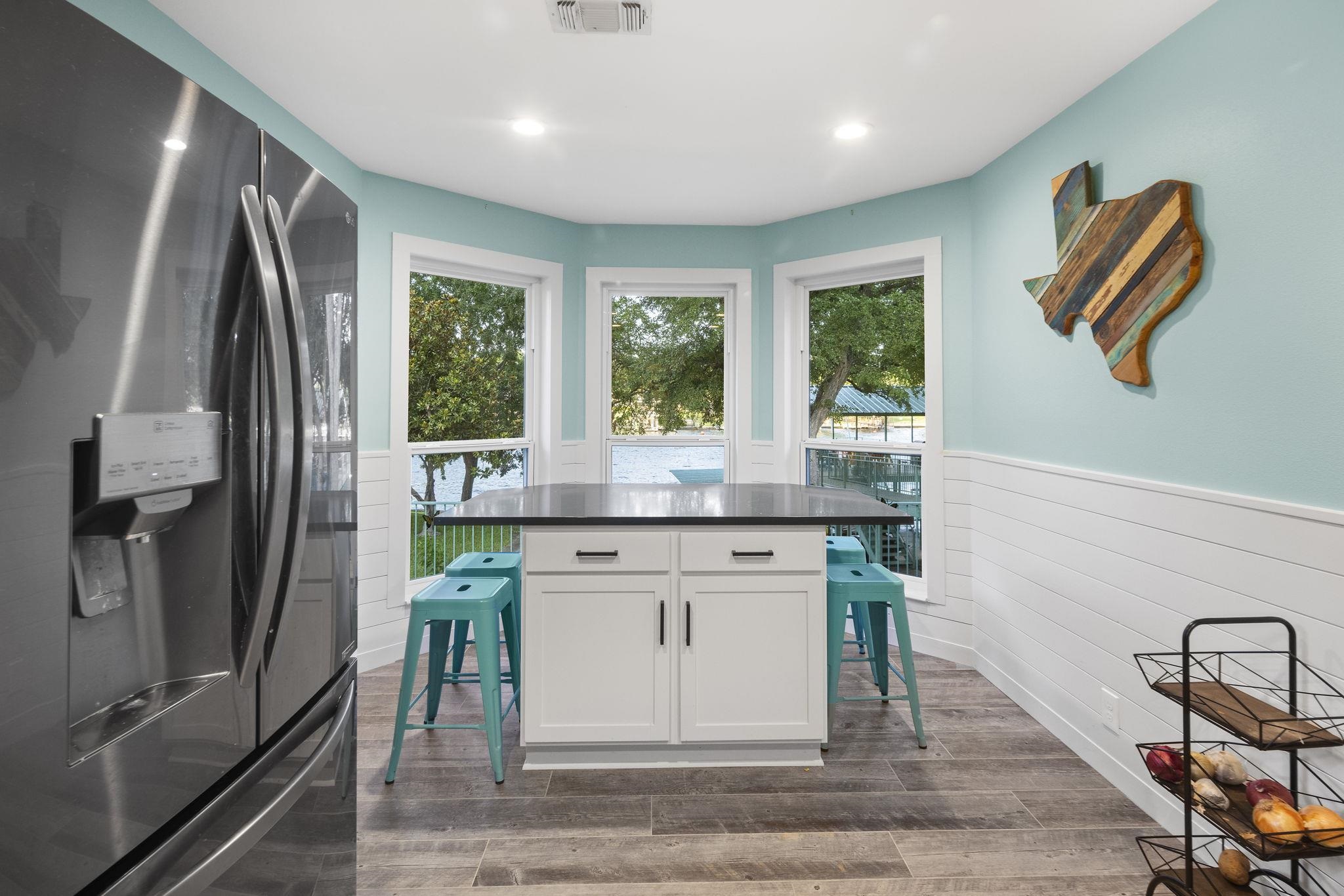 2740 WILLIAMS LAKESHORE