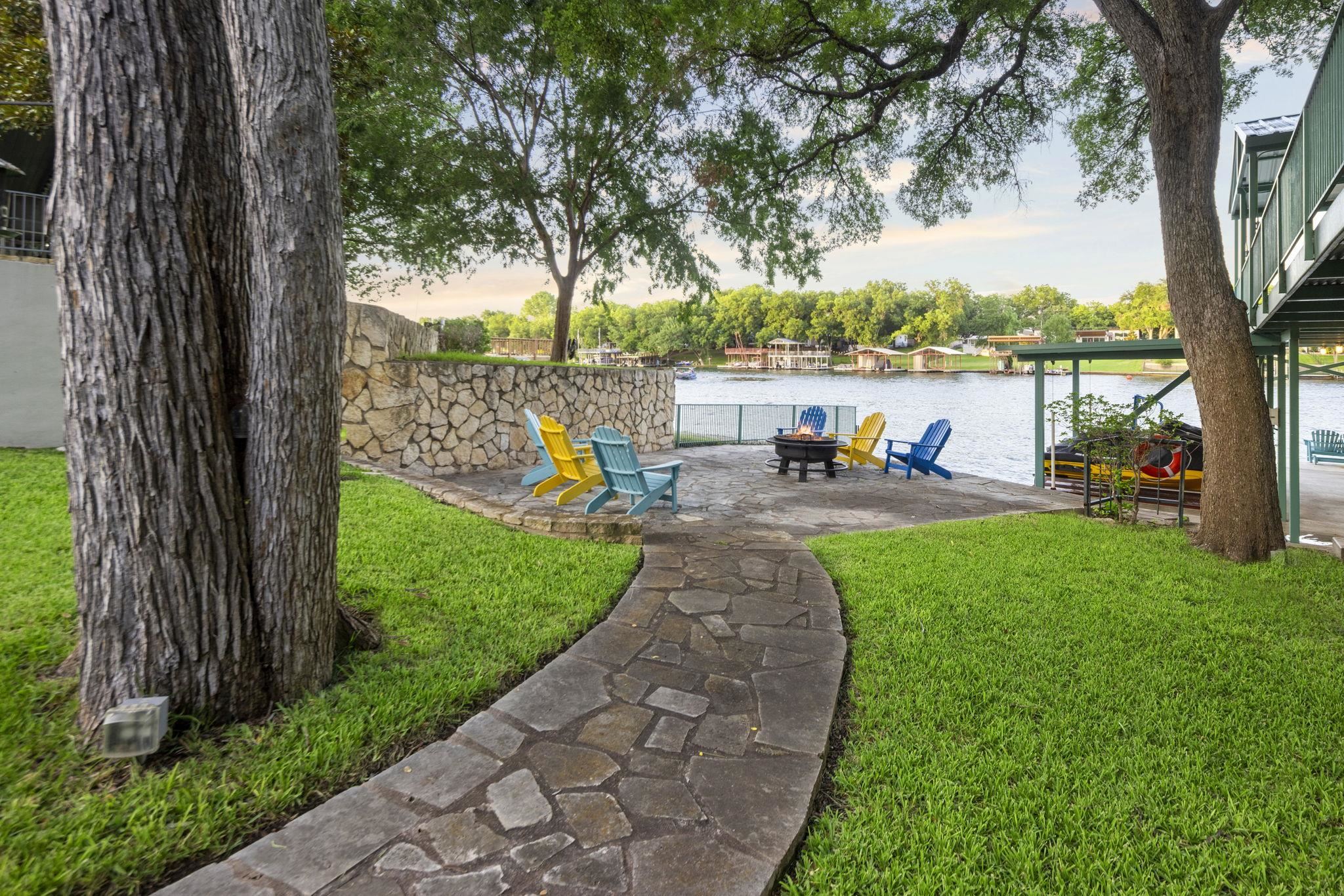 2740 WILLIAMS LAKESHORE