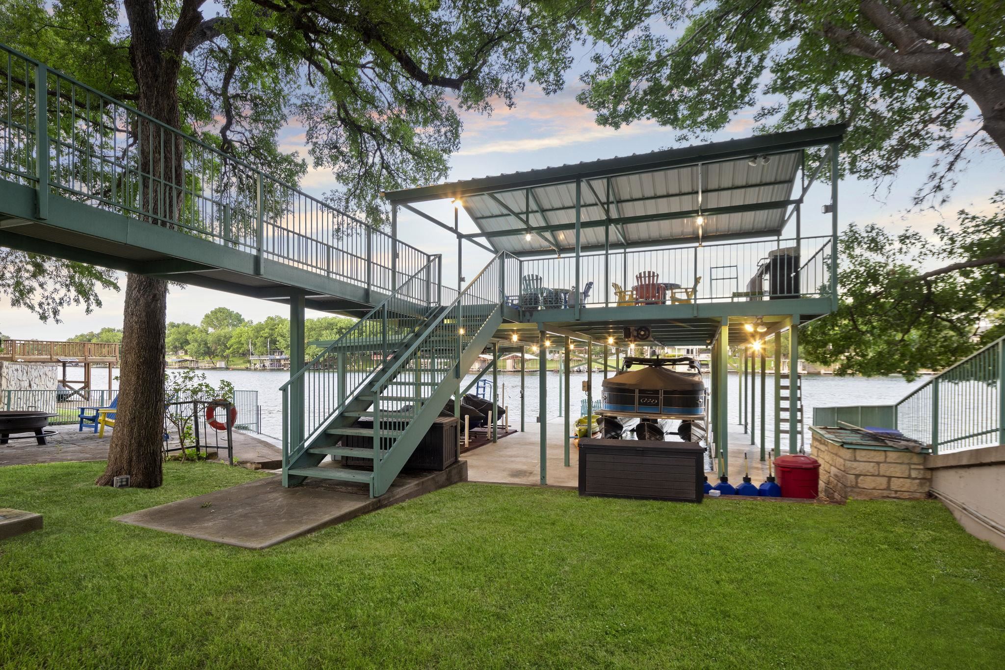 2740 WILLIAMS LAKESHORE