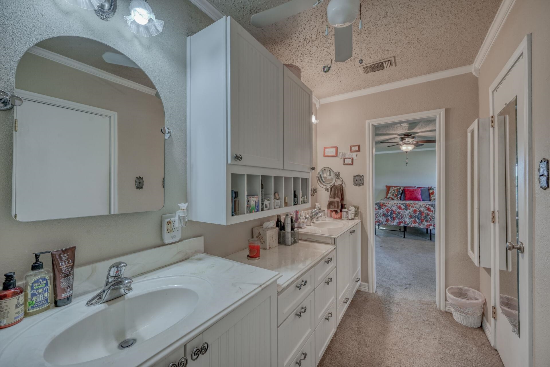 1922 Blubonnet Lane