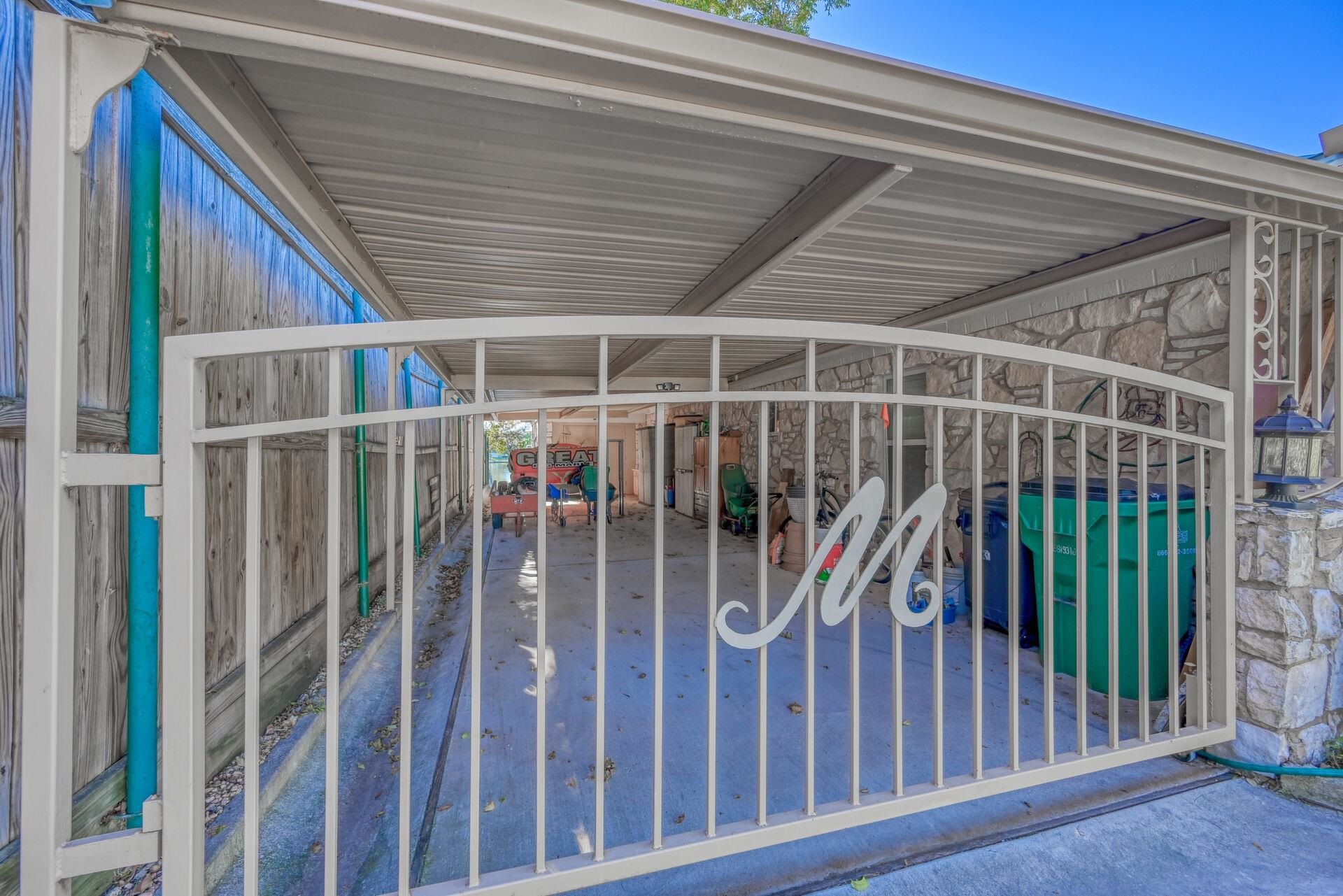 1922 Blubonnet Lane