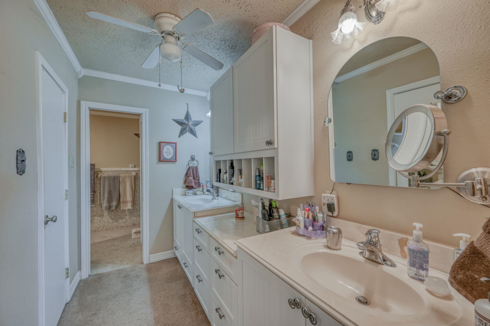 1922 Blubonnet Lane