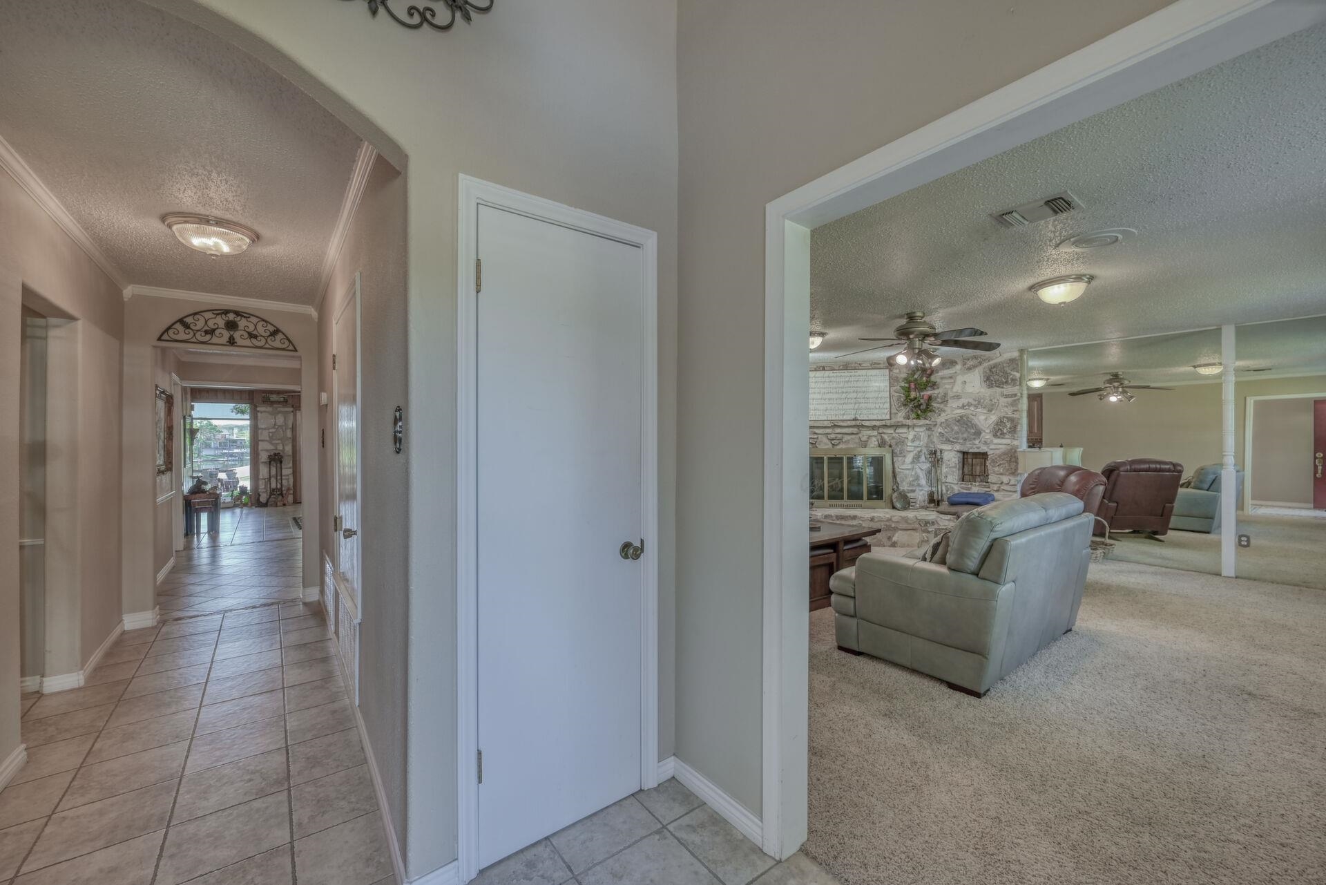 1922 Blubonnet Lane