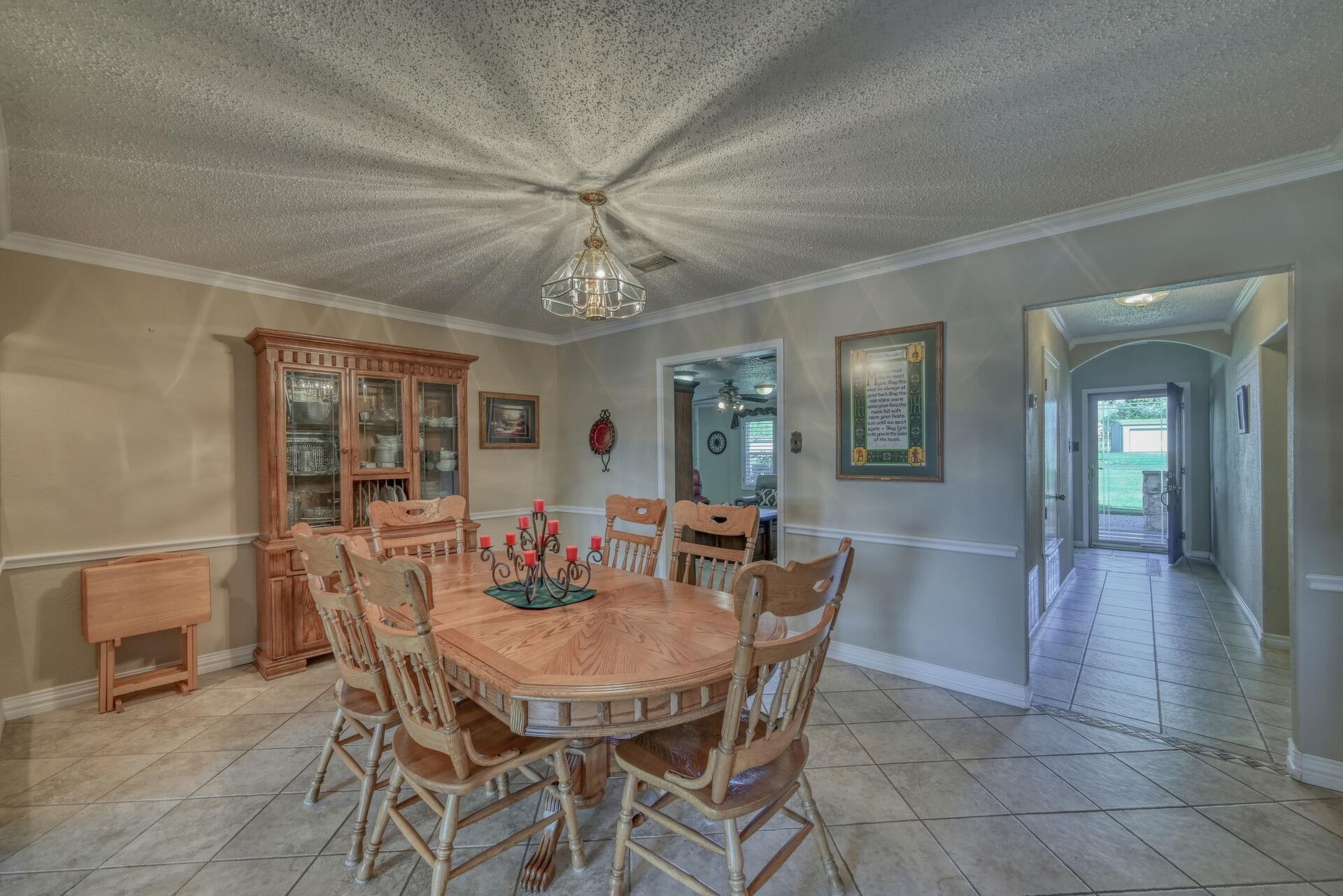 1922 Blubonnet Lane