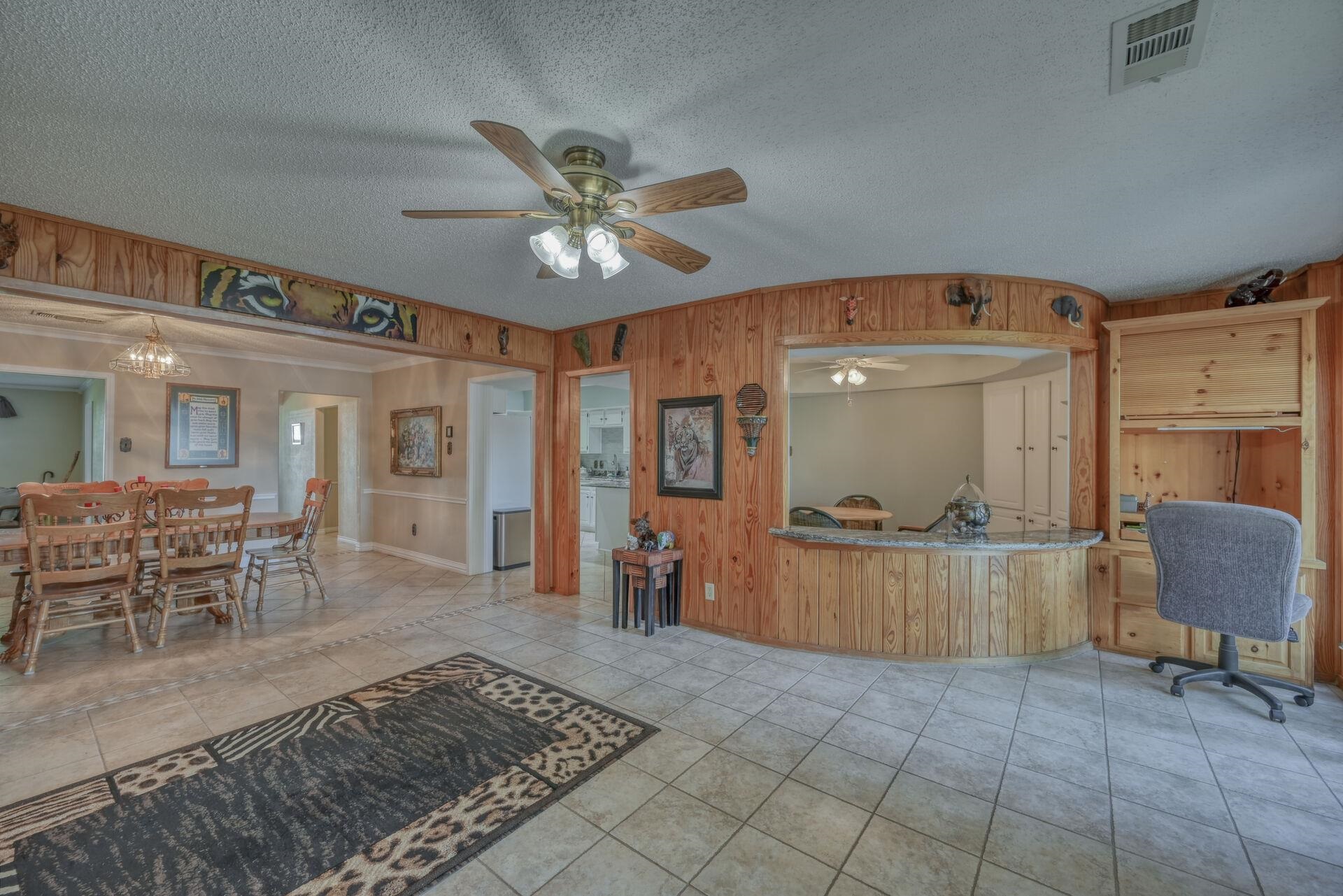 1922 Blubonnet Lane