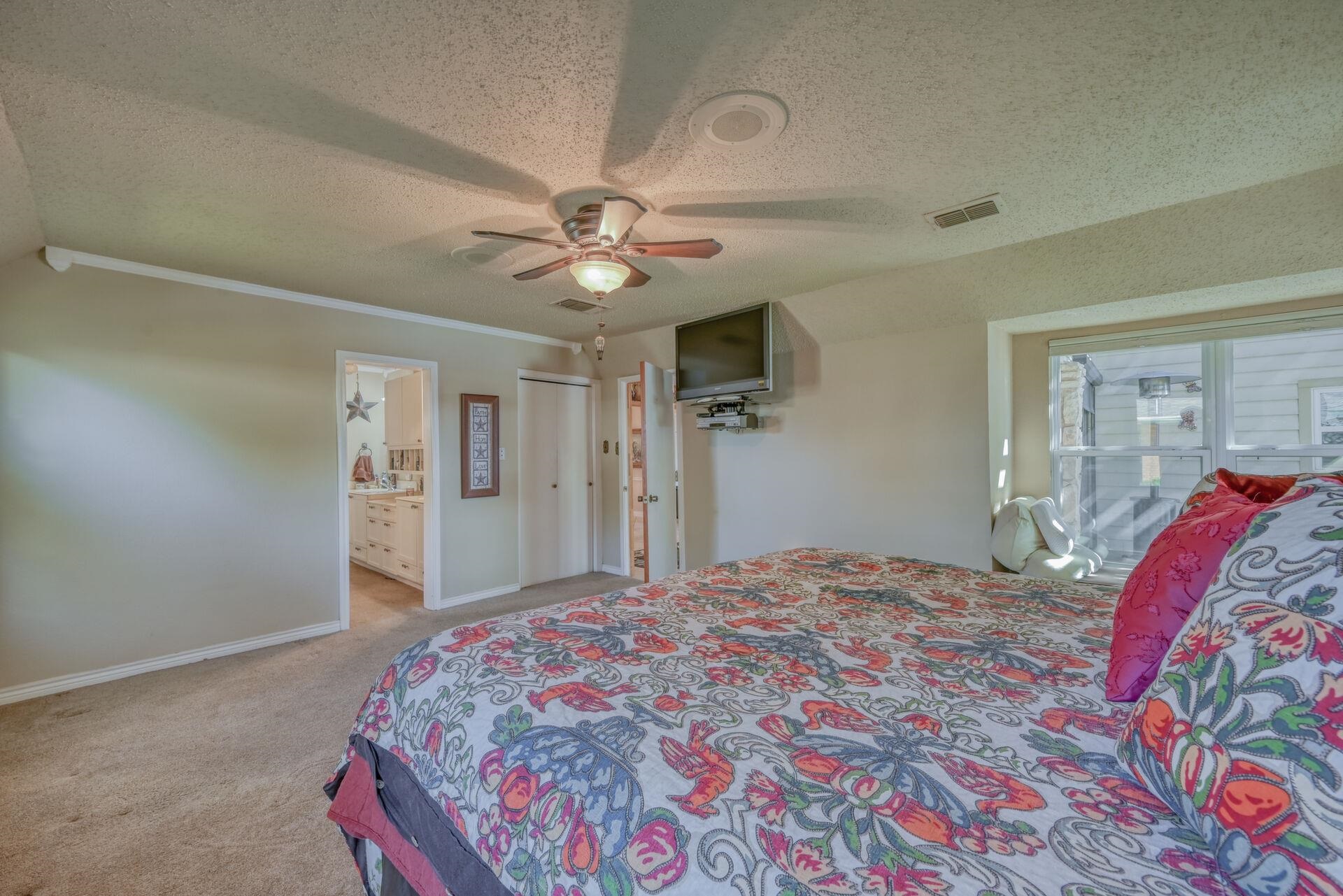1922 Blubonnet Lane