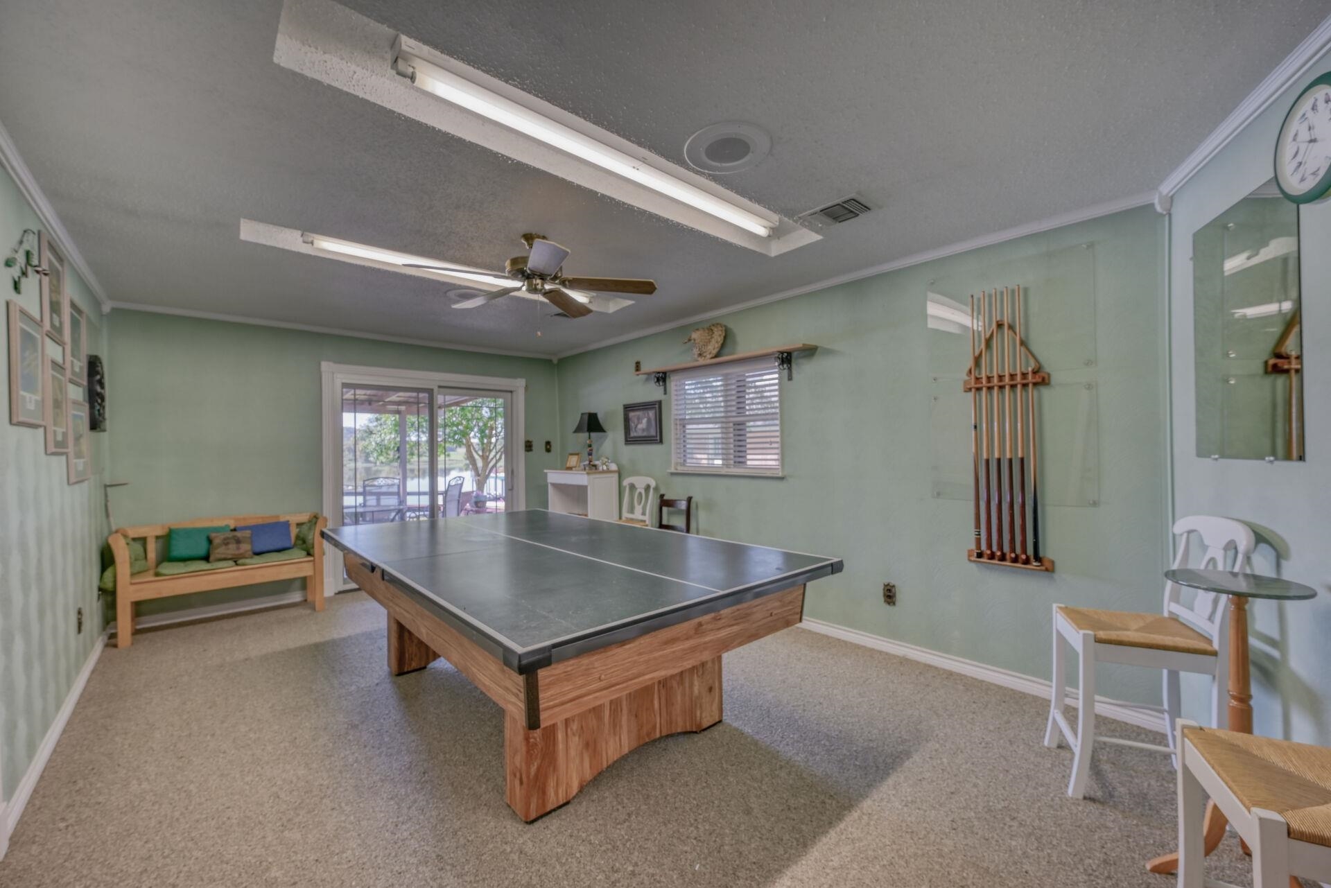 1922 Blubonnet Lane