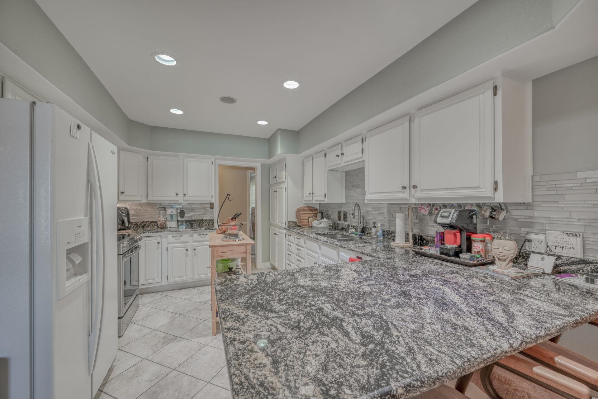 1922 Blubonnet Lane
