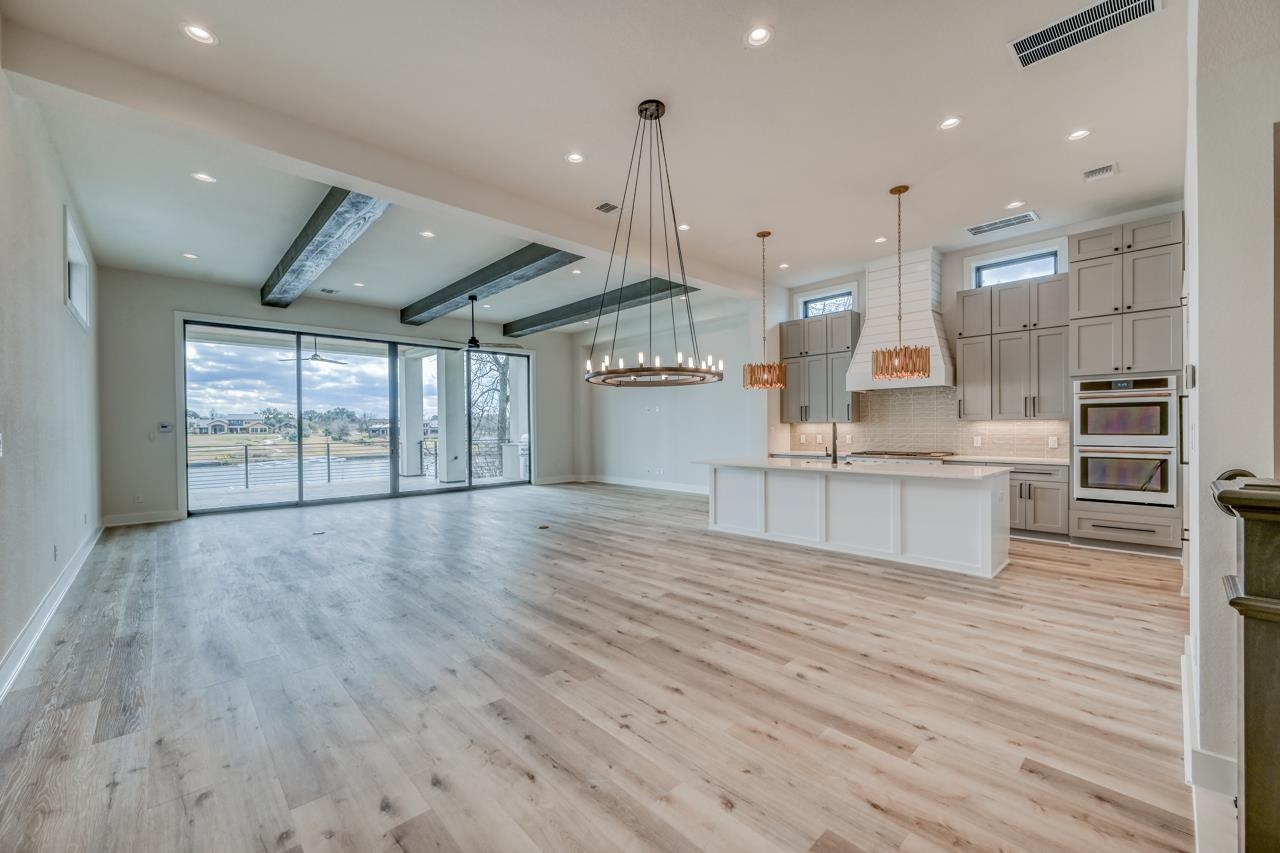 533 Ellen Williams Loop