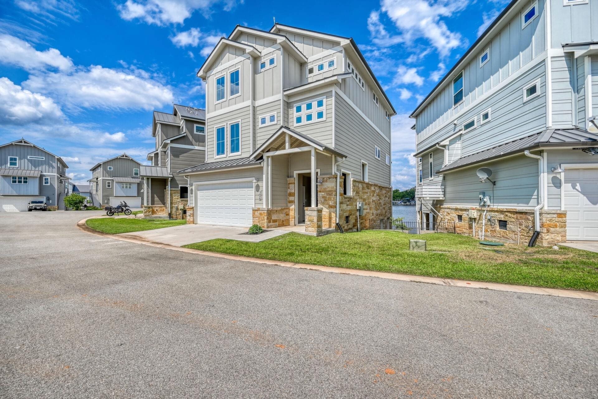 304 ISLAND CIRCLE
