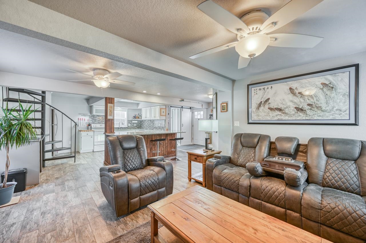 410 Sandy Mountian