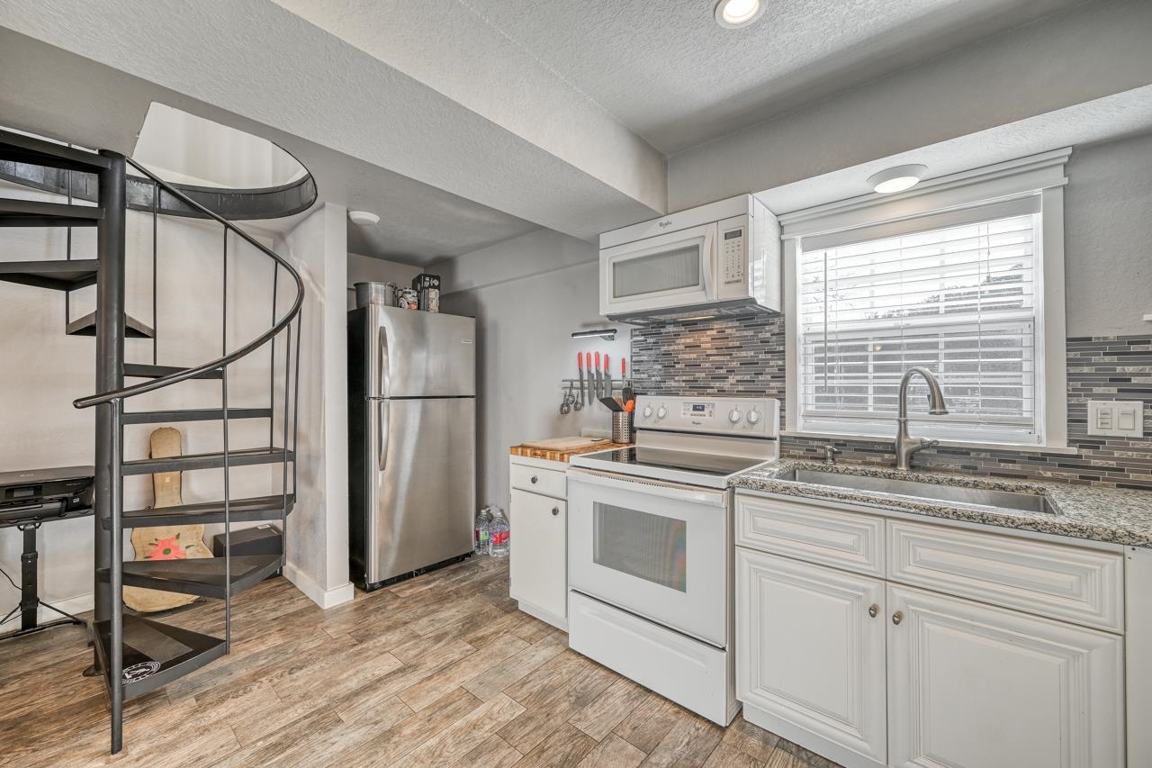 410 Sandy Mountian