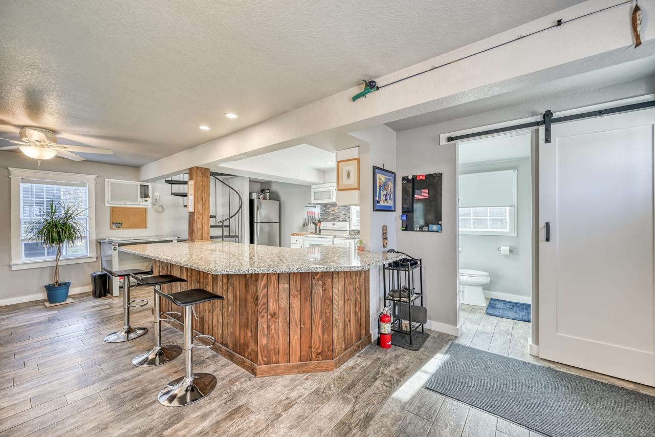 410 Sandy Mountian