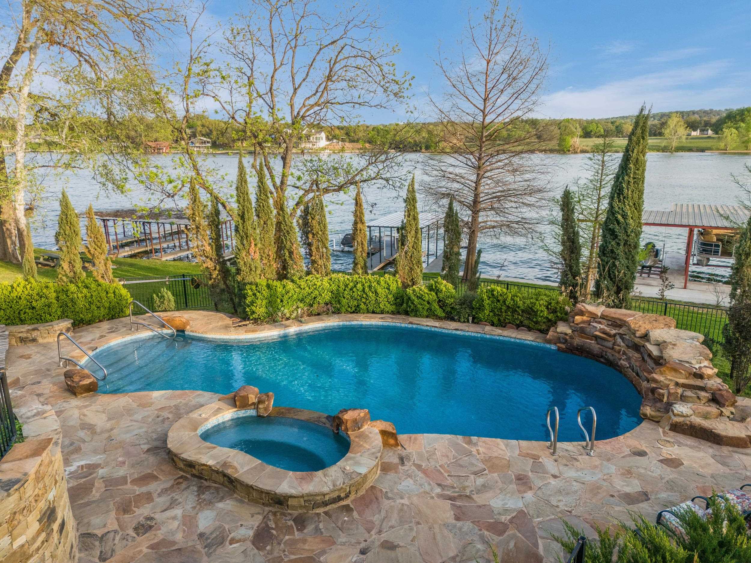 2450 River Oaks Drive