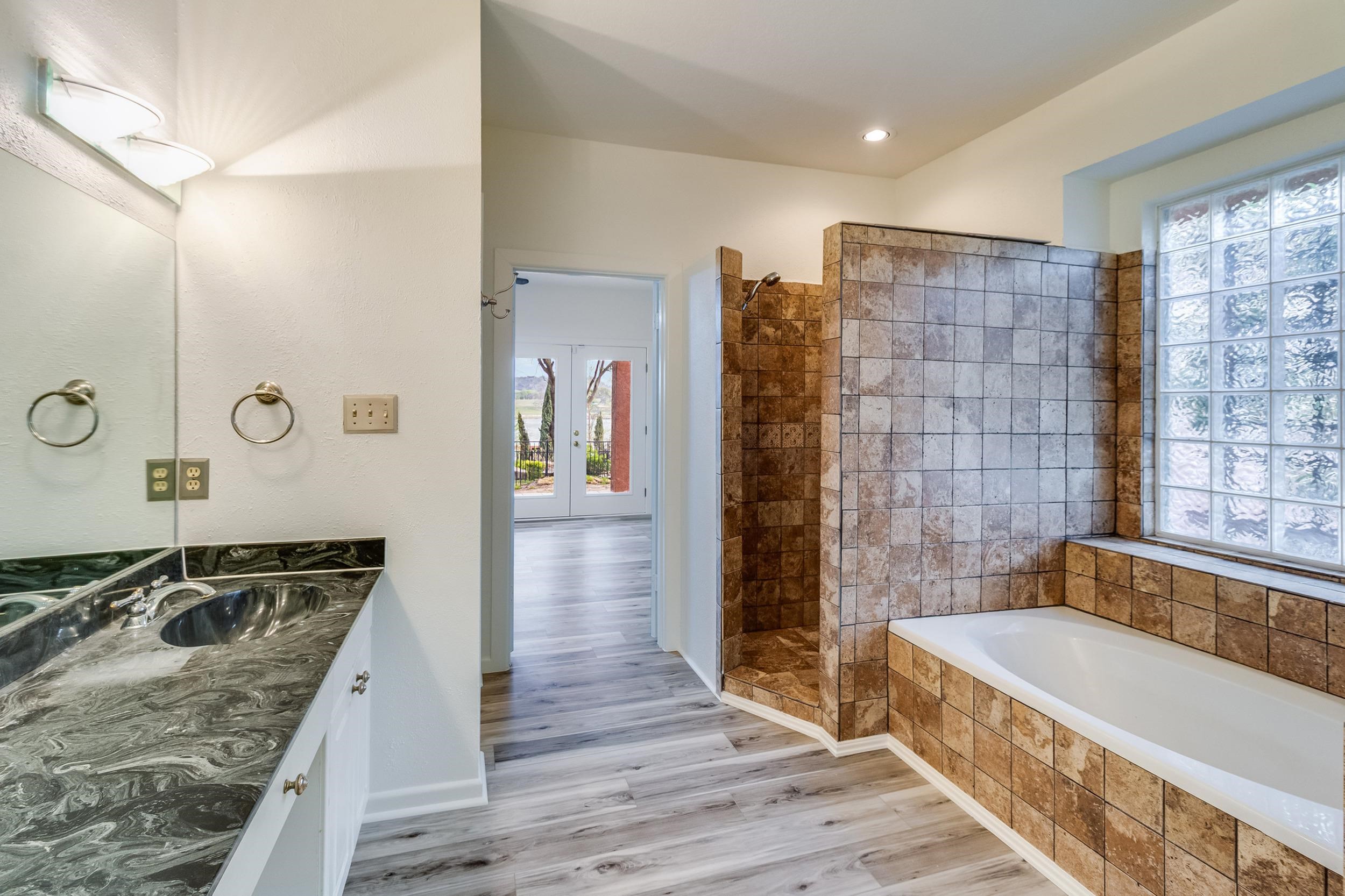 2450 River Oaks Drive