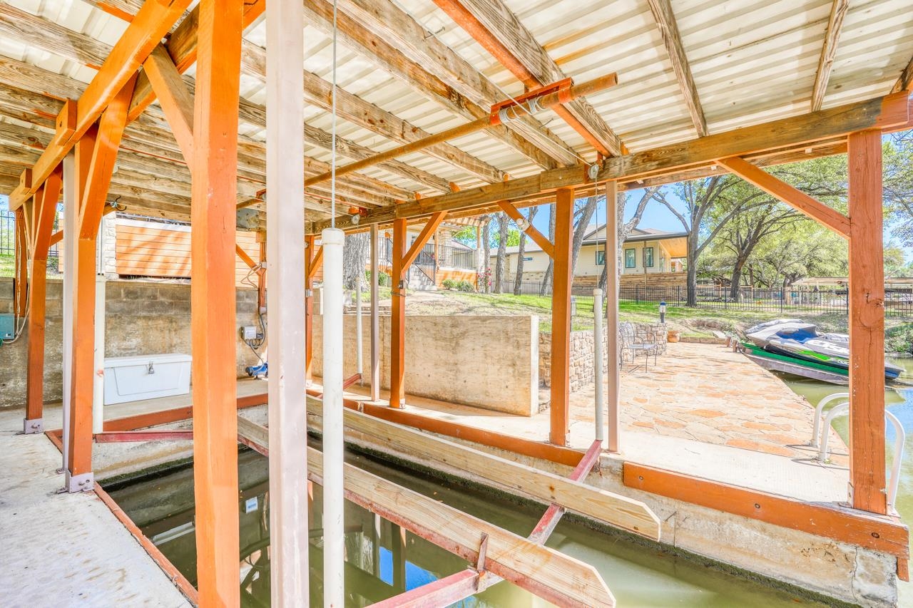 122 Bridgepoint Drive