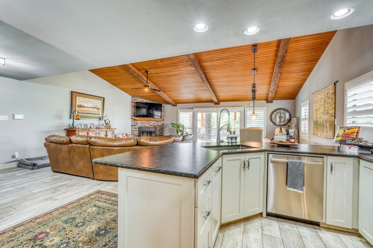 122 Bridgepoint Drive